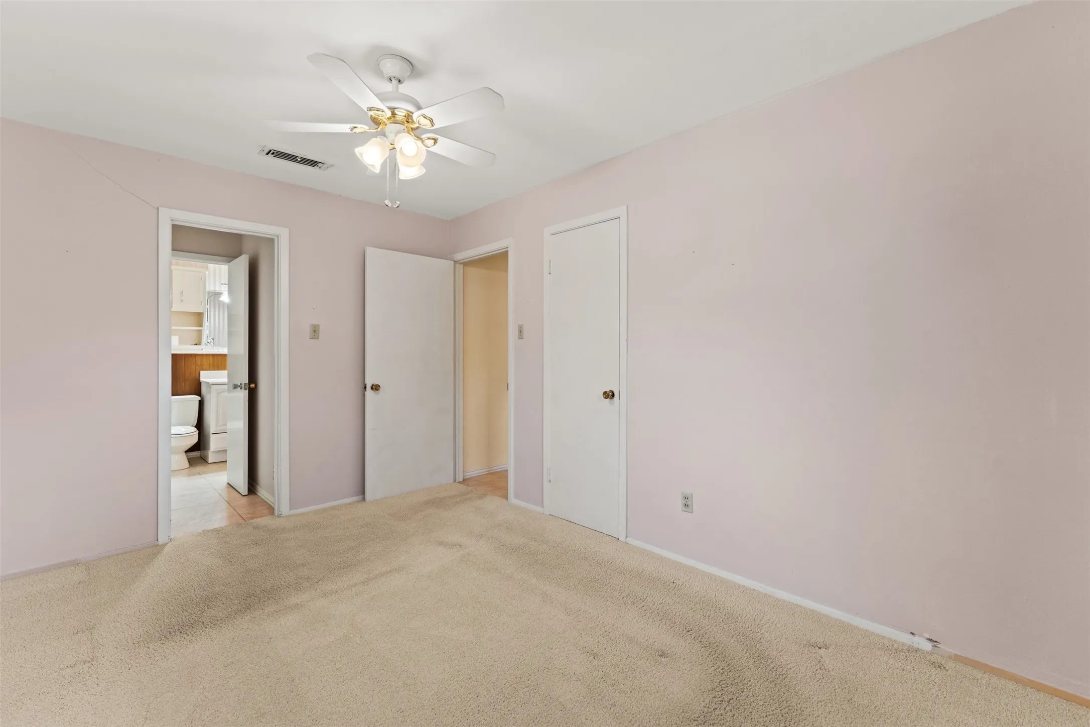 Single Family Residence For Sale in Mc Lennan County , 1324 Melrose Drive, Waco, Texas 76710, 4 Bedroom, 2 Bathroom, 2 Garage spaces, 1,536 Sqft, built in 1963, mls#21309213, Real Estate Agent in Waco, Homes For Sale in Mc Lennan county, Homes For Sale in Waco, Realtor in Waco Texas, Real Estate Brokerage Independent Realty Texas, Luminita Cordes Realtor