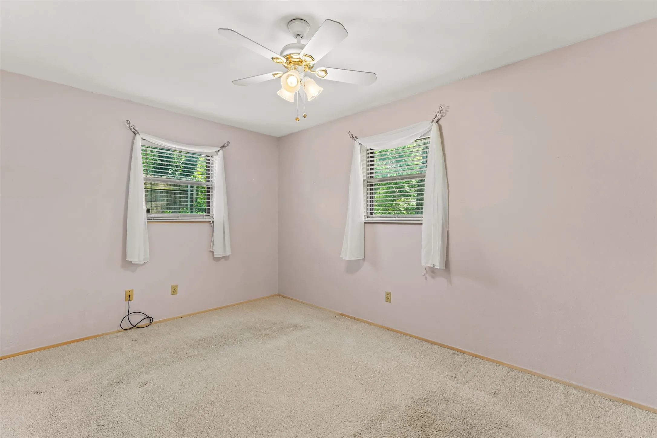 Single Family Residence For Sale in Mc Lennan County , 1324 Melrose Drive, Waco, Texas 76710, 4 Bedroom, 2 Bathroom, 2 Garage spaces, 1,536 Sqft, built in 1963, mls#21309213, Real Estate Agent in Waco, Homes For Sale in Mc Lennan county, Homes For Sale in Waco, Realtor in Waco Texas, Real Estate Brokerage Independent Realty Texas, Luminita Cordes Realtor