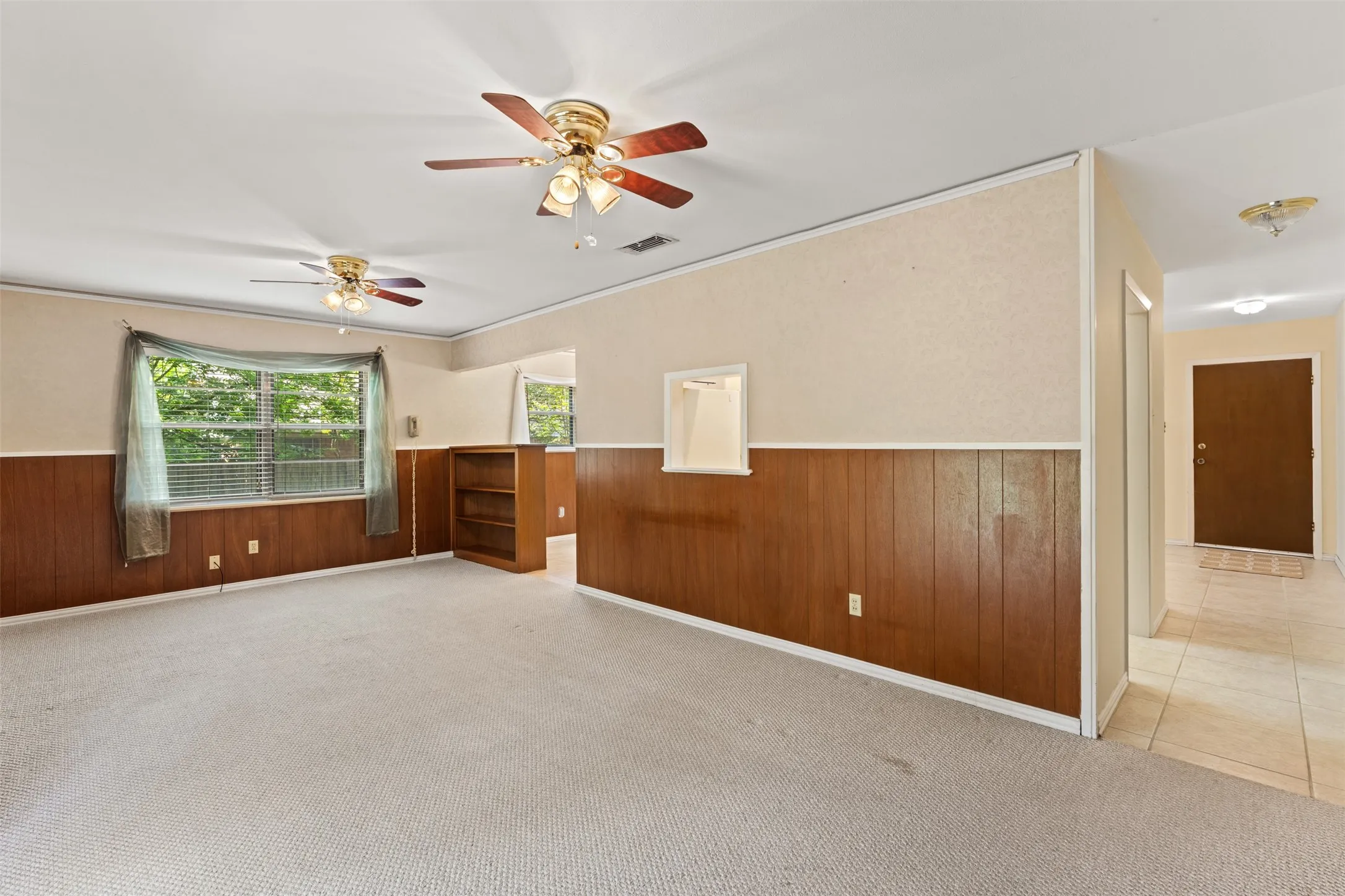 Single Family Residence For Sale in Mc Lennan County , 1324 Melrose Drive, Waco, Texas 76710, 4 Bedroom, 2 Bathroom, 2 Garage spaces, 1,536 Sqft, built in 1963, mls#21309213, Real Estate Agent in Waco, Homes For Sale in Mc Lennan county, Homes For Sale in Waco, Realtor in Waco Texas, Real Estate Brokerage Independent Realty Texas, Luminita Cordes Realtor