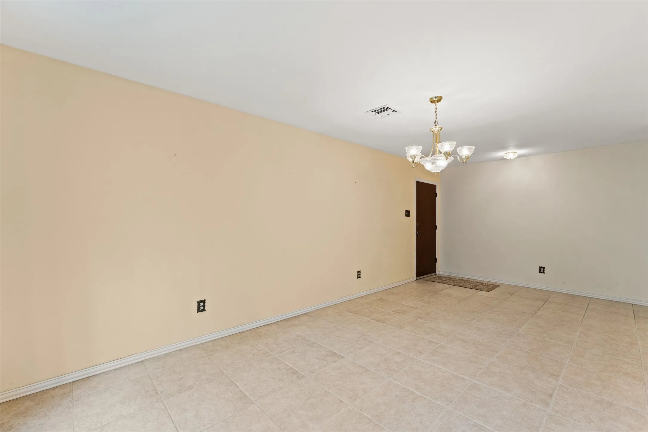 Single Family Residence For Sale in Mc Lennan County , 1324 Melrose Drive, Waco, Texas 76710, 4 Bedroom, 2 Bathroom, 2 Garage spaces, 1,536 Sqft, built in 1963, mls#21309213, Real Estate Agent in Waco, Homes For Sale in Mc Lennan county, Homes For Sale in Waco, Realtor in Waco Texas, Real Estate Brokerage Independent Realty Texas, Luminita Cordes Realtor