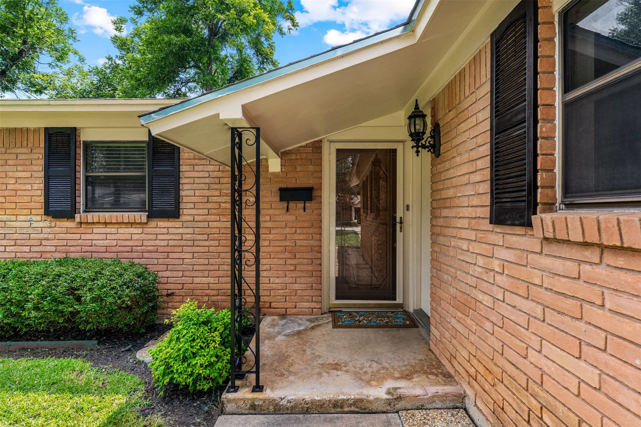 Single Family Residence For Sale in Mc Lennan County , 1324 Melrose Drive, Waco, Texas 76710, 4 Bedroom, 2 Bathroom, 2 Garage spaces, 1,536 Sqft, built in 1963, mls#21309213, Real Estate Agent in Waco, Homes For Sale in Mc Lennan county, Homes For Sale in Waco, Realtor in Waco Texas, Real Estate Brokerage Independent Realty Texas, Luminita Cordes Realtor