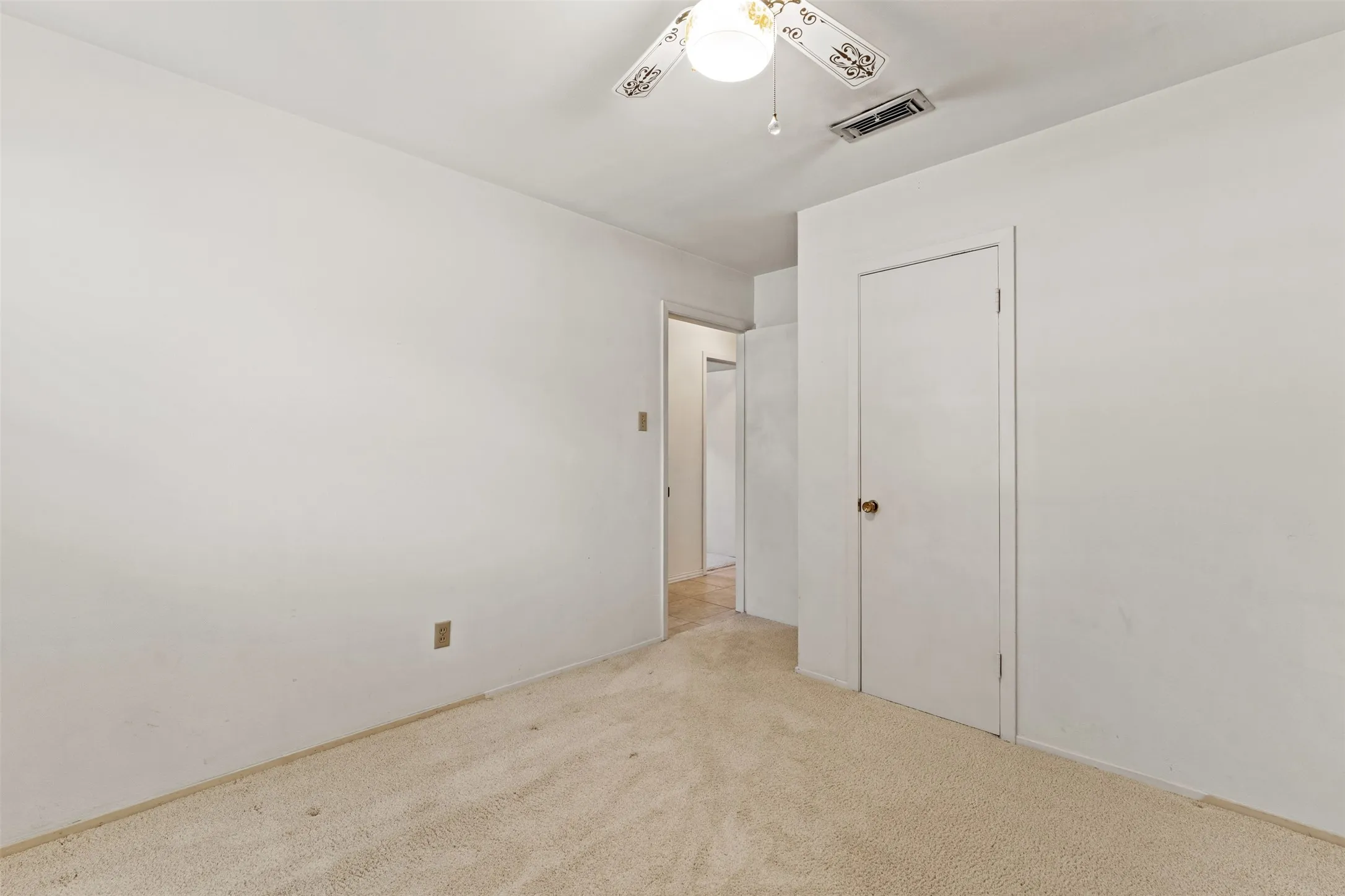 Single Family Residence For Sale in Mc Lennan County , 1324 Melrose Drive, Waco, Texas 76710, 4 Bedroom, 2 Bathroom, 2 Garage spaces, 1,536 Sqft, built in 1963, mls#21309213, Real Estate Agent in Waco, Homes For Sale in Mc Lennan county, Homes For Sale in Waco, Realtor in Waco Texas, Real Estate Brokerage Independent Realty Texas, Luminita Cordes Realtor