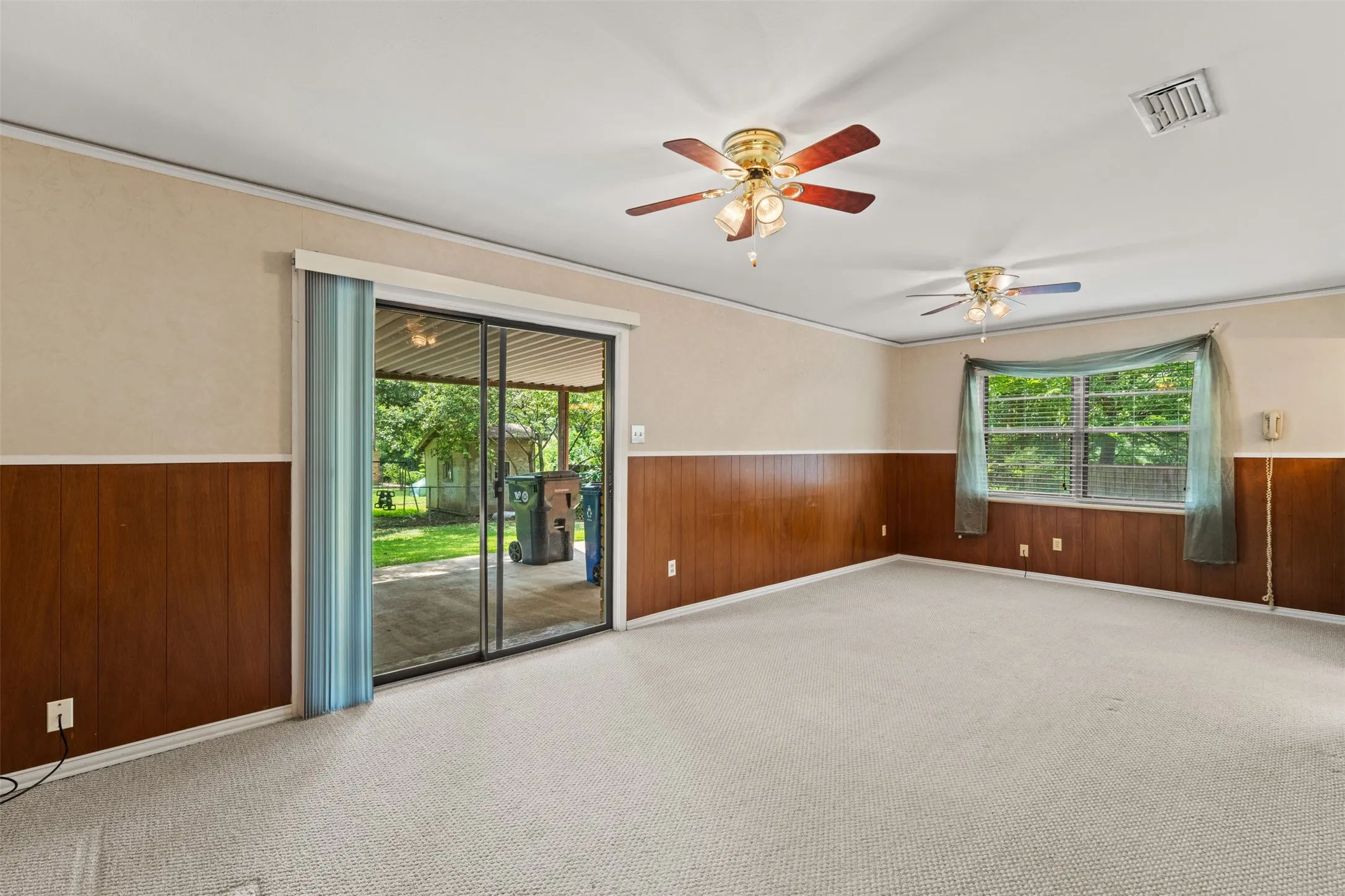 Single Family Residence For Sale in Mc Lennan County , 1324 Melrose Drive, Waco, Texas 76710, 4 Bedroom, 2 Bathroom, 2 Garage spaces, 1,536 Sqft, built in 1963, mls#21309213, Real Estate Agent in Waco, Homes For Sale in Mc Lennan county, Homes For Sale in Waco, Realtor in Waco Texas, Real Estate Brokerage Independent Realty Texas, Luminita Cordes Realtor
