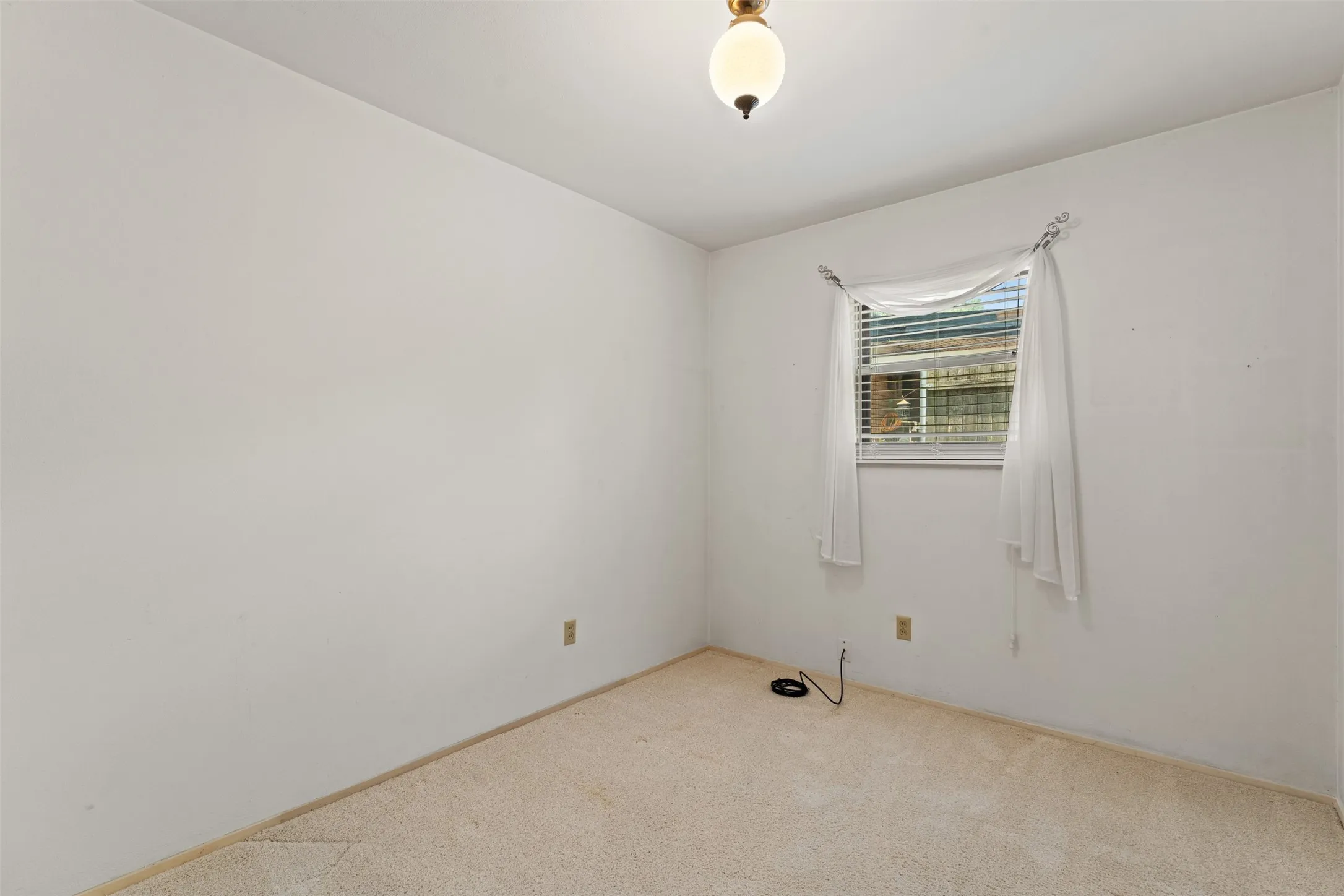 Single Family Residence For Sale in Mc Lennan County , 1324 Melrose Drive, Waco, Texas 76710, 4 Bedroom, 2 Bathroom, 2 Garage spaces, 1,536 Sqft, built in 1963, mls#21309213, Real Estate Agent in Waco, Homes For Sale in Mc Lennan county, Homes For Sale in Waco, Realtor in Waco Texas, Real Estate Brokerage Independent Realty Texas, Luminita Cordes Realtor