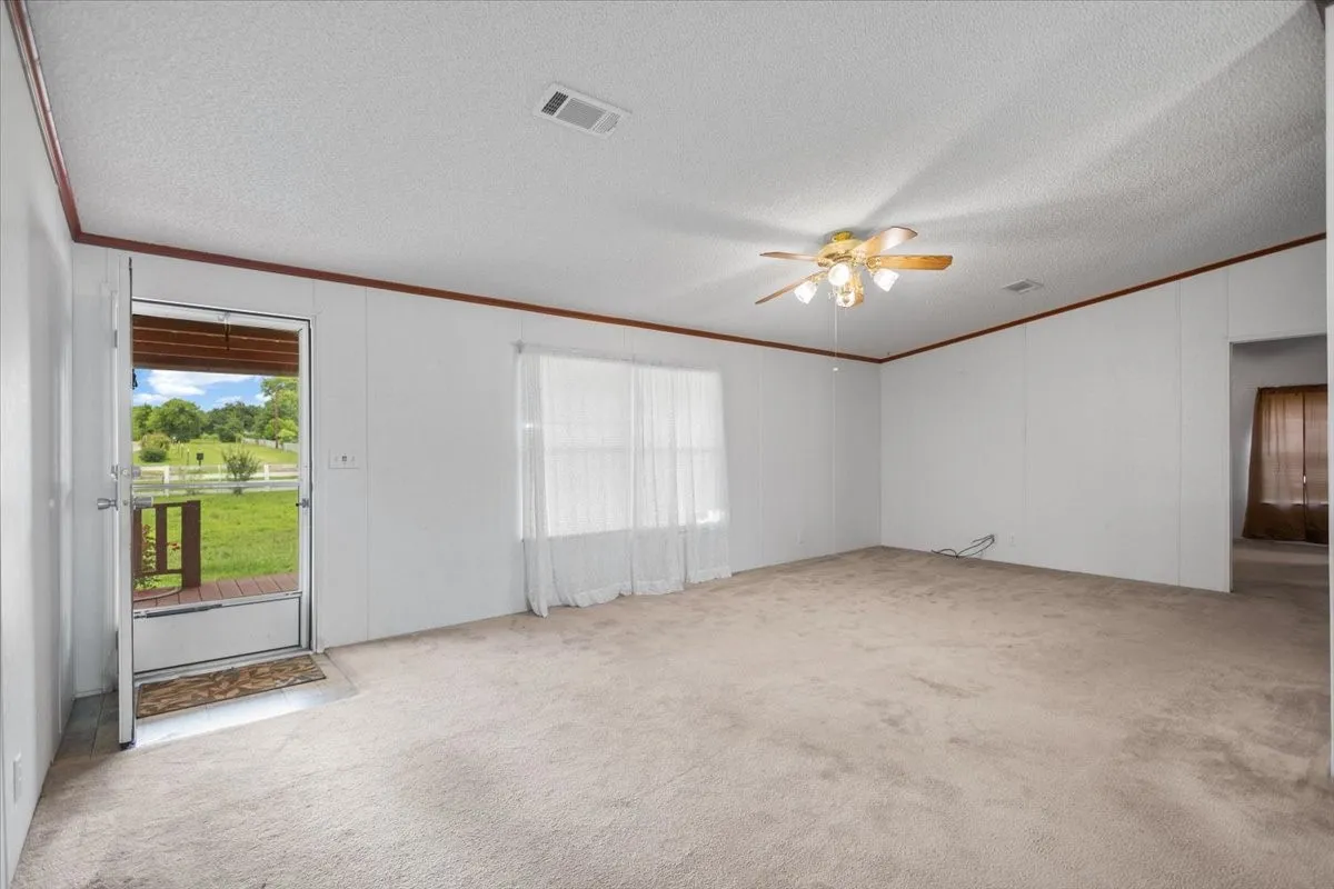 Manufactured Home For Sale in Smith County , 22960 Shell Shore Drive, Bullard, Texas 75757, 3 Bedroom, 2 Bathroom, Garage spaces, 1,512 Sqft, built in 2005, mls#21305838, Real Estate Agent in Bullard, Homes For Sale in Smith county, Homes For Sale in Bullard, Realtor in Bullard Texas, Real Estate Brokerage Independent Realty Texas, Luminita Cordes Realtor