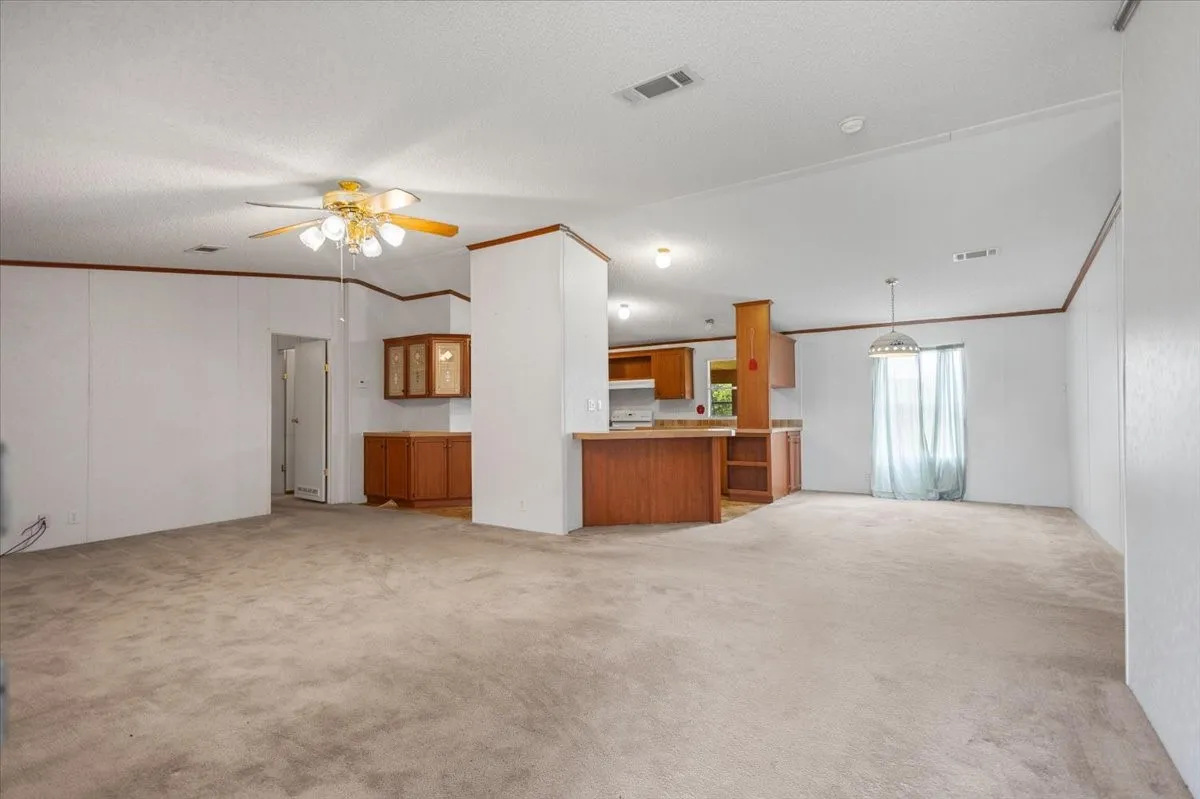 Manufactured Home For Sale in Smith County , 22960 Shell Shore Drive, Bullard, Texas 75757, 3 Bedroom, 2 Bathroom, Garage spaces, 1,512 Sqft, built in 2005, mls#21305838, Real Estate Agent in Bullard, Homes For Sale in Smith county, Homes For Sale in Bullard, Realtor in Bullard Texas, Real Estate Brokerage Independent Realty Texas, Luminita Cordes Realtor
