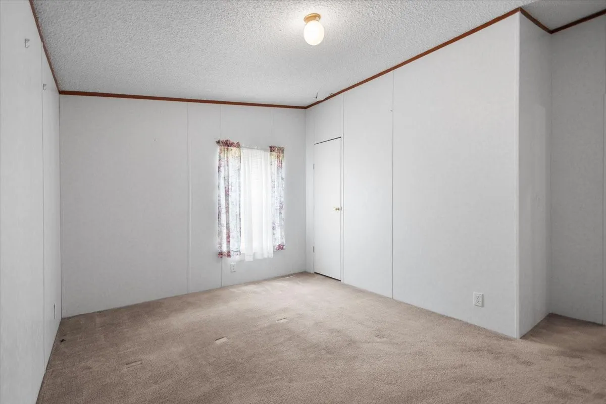 Manufactured Home For Sale in Smith County , 22960 Shell Shore Drive, Bullard, Texas 75757, 3 Bedroom, 2 Bathroom, Garage spaces, 1,512 Sqft, built in 2005, mls#21305838, Real Estate Agent in Bullard, Homes For Sale in Smith county, Homes For Sale in Bullard, Realtor in Bullard Texas, Real Estate Brokerage Independent Realty Texas, Luminita Cordes Realtor