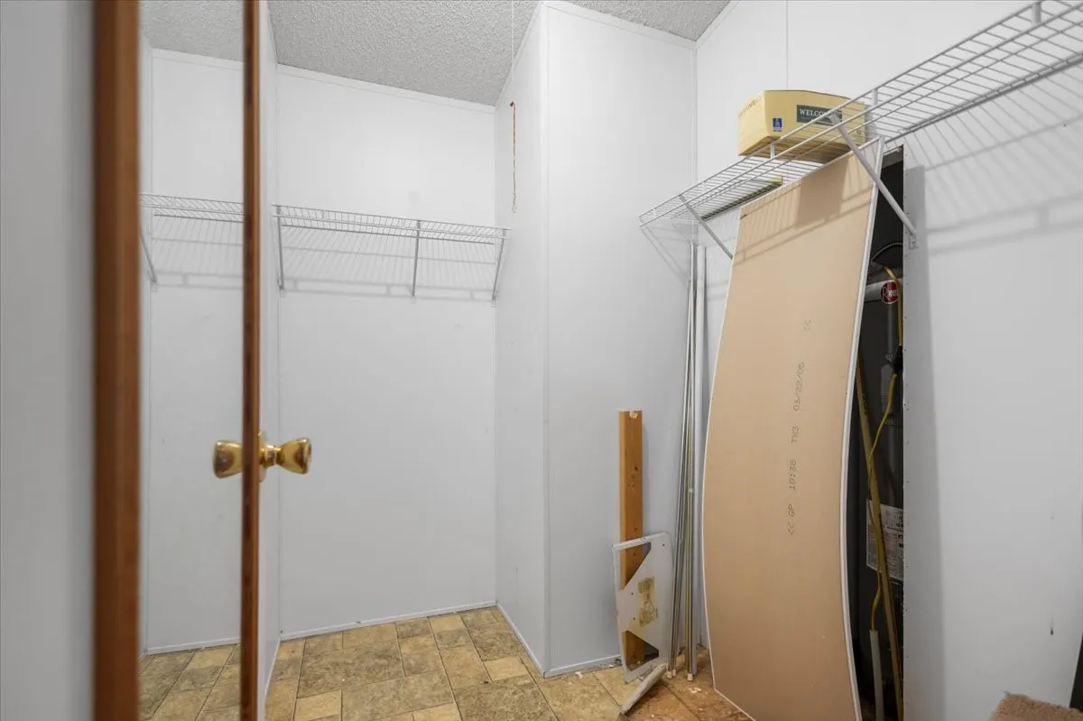 Manufactured Home For Sale in Smith County , 22960 Shell Shore Drive, Bullard, Texas 75757, 3 Bedroom, 2 Bathroom, Garage spaces, 1,512 Sqft, built in 2005, mls#21305838, Real Estate Agent in Bullard, Homes For Sale in Smith county, Homes For Sale in Bullard, Realtor in Bullard Texas, Real Estate Brokerage Independent Realty Texas, Luminita Cordes Realtor