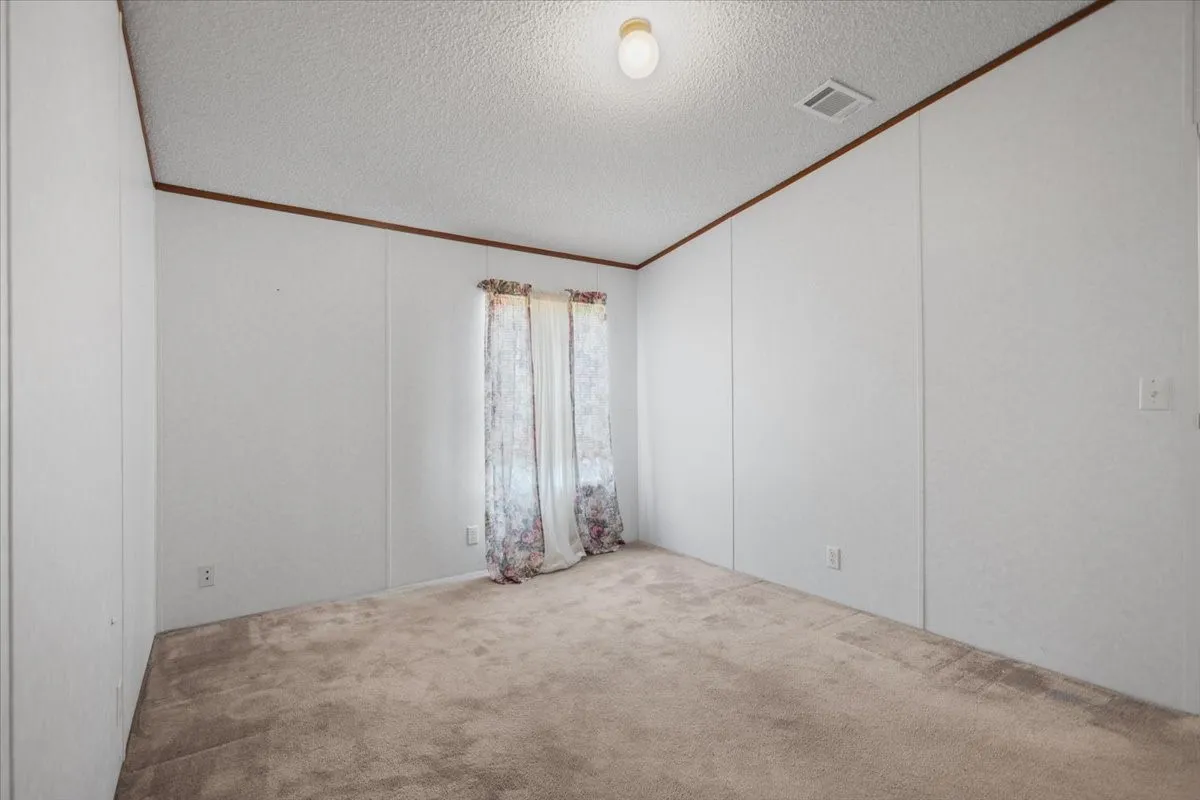 Manufactured Home For Sale in Smith County , 22960 Shell Shore Drive, Bullard, Texas 75757, 3 Bedroom, 2 Bathroom, Garage spaces, 1,512 Sqft, built in 2005, mls#21305838, Real Estate Agent in Bullard, Homes For Sale in Smith county, Homes For Sale in Bullard, Realtor in Bullard Texas, Real Estate Brokerage Independent Realty Texas, Luminita Cordes Realtor