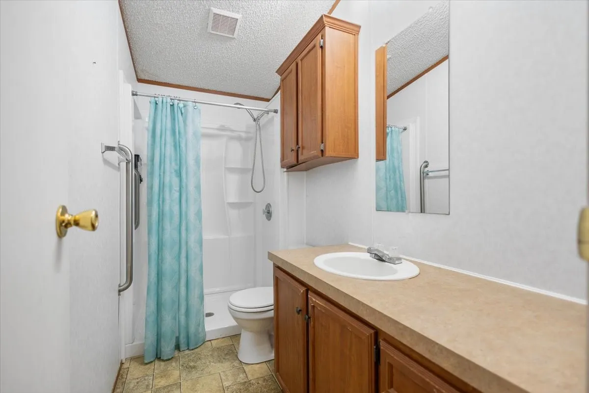 Manufactured Home For Sale in Smith County , 22960 Shell Shore Drive, Bullard, Texas 75757, 3 Bedroom, 2 Bathroom, Garage spaces, 1,512 Sqft, built in 2005, mls#21305838, Real Estate Agent in Bullard, Homes For Sale in Smith county, Homes For Sale in Bullard, Realtor in Bullard Texas, Real Estate Brokerage Independent Realty Texas, Luminita Cordes Realtor