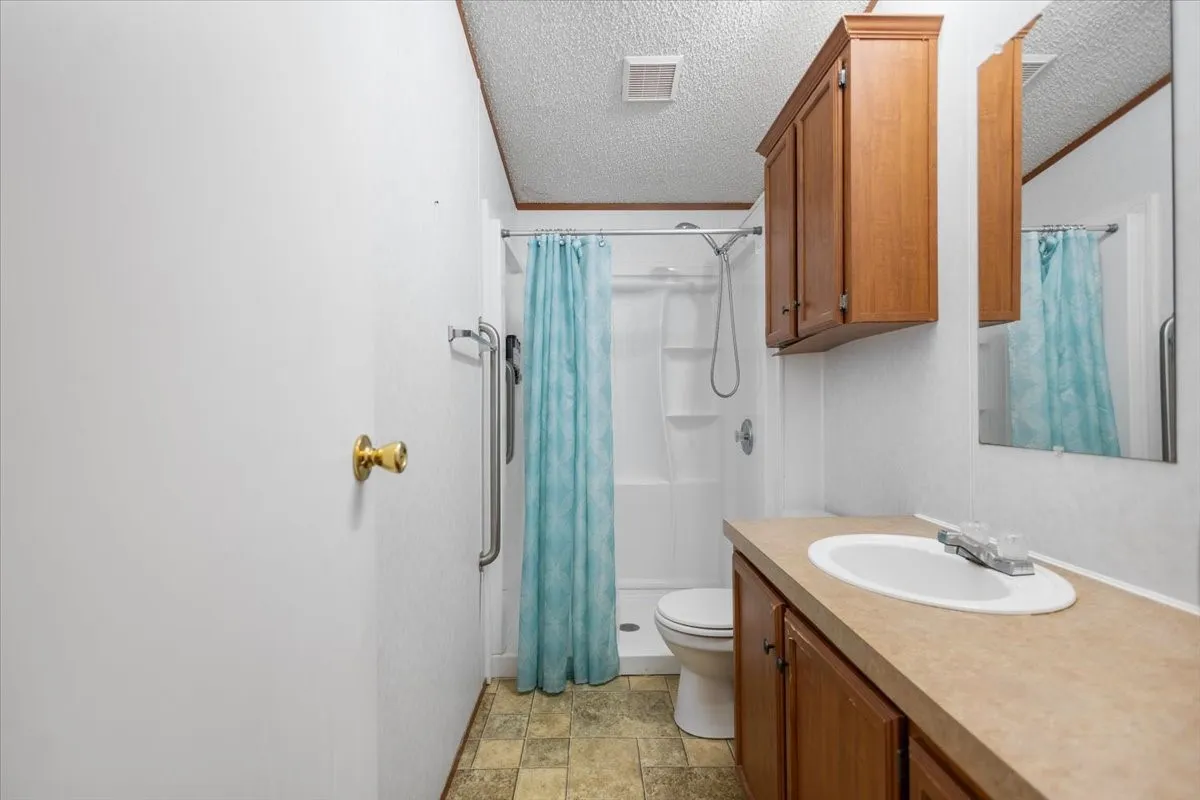 Manufactured Home For Sale in Smith County , 22960 Shell Shore Drive, Bullard, Texas 75757, 3 Bedroom, 2 Bathroom, Garage spaces, 1,512 Sqft, built in 2005, mls#21305838, Real Estate Agent in Bullard, Homes For Sale in Smith county, Homes For Sale in Bullard, Realtor in Bullard Texas, Real Estate Brokerage Independent Realty Texas, Luminita Cordes Realtor