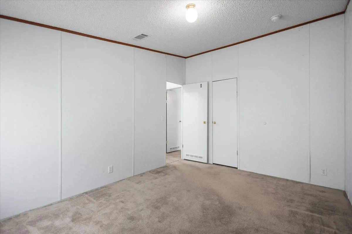 Manufactured Home For Sale in Smith County , 22960 Shell Shore Drive, Bullard, Texas 75757, 3 Bedroom, 2 Bathroom, Garage spaces, 1,512 Sqft, built in 2005, mls#21305838, Real Estate Agent in Bullard, Homes For Sale in Smith county, Homes For Sale in Bullard, Realtor in Bullard Texas, Real Estate Brokerage Independent Realty Texas, Luminita Cordes Realtor