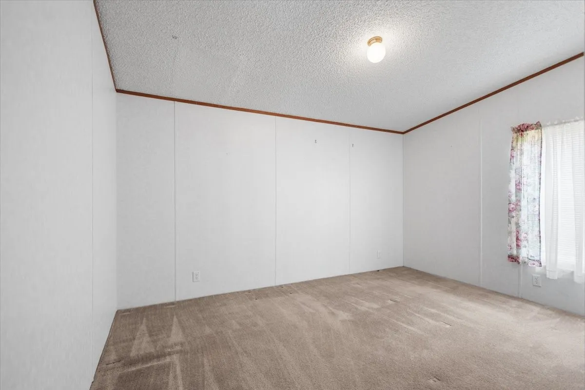 Manufactured Home For Sale in Smith County , 22960 Shell Shore Drive, Bullard, Texas 75757, 3 Bedroom, 2 Bathroom, Garage spaces, 1,512 Sqft, built in 2005, mls#21305838, Real Estate Agent in Bullard, Homes For Sale in Smith county, Homes For Sale in Bullard, Realtor in Bullard Texas, Real Estate Brokerage Independent Realty Texas, Luminita Cordes Realtor