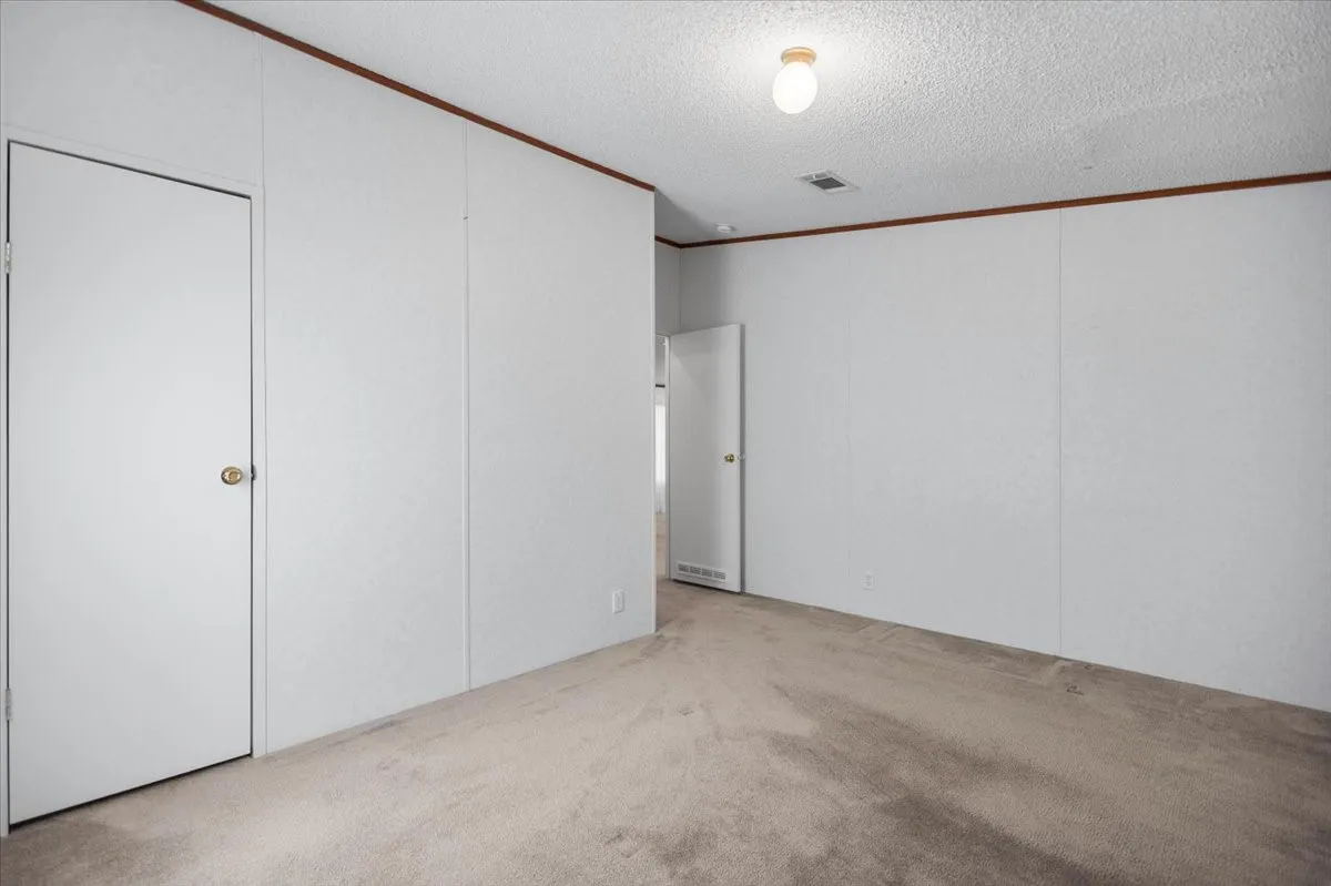 Manufactured Home For Sale in Smith County , 22960 Shell Shore Drive, Bullard, Texas 75757, 3 Bedroom, 2 Bathroom, Garage spaces, 1,512 Sqft, built in 2005, mls#21305838, Real Estate Agent in Bullard, Homes For Sale in Smith county, Homes For Sale in Bullard, Realtor in Bullard Texas, Real Estate Brokerage Independent Realty Texas, Luminita Cordes Realtor