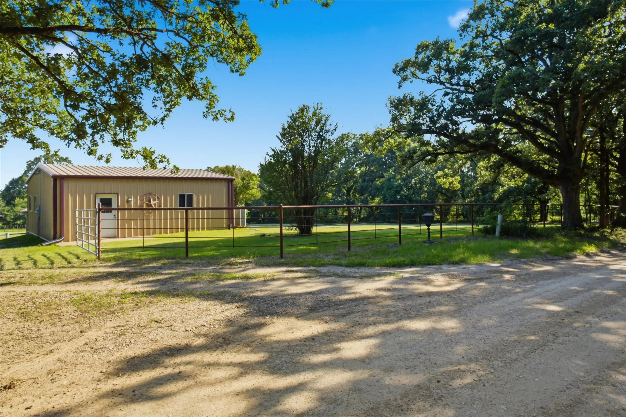 Single Family Residence For Sale in Delta County , 500 County Road 1300, Lake Creek, Texas 75450, 0, 1 Bathroom, Garage spaces, 900 Sqft, built in 2012, mls#21309162, Real Estate Agent in Lake Creek, Homes For Sale in Delta county, Homes For Sale in Lake Creek, Realtor in Lake Creek Texas, Real Estate Brokerage Independent Realty Texas, Luminita Cordes Realtor