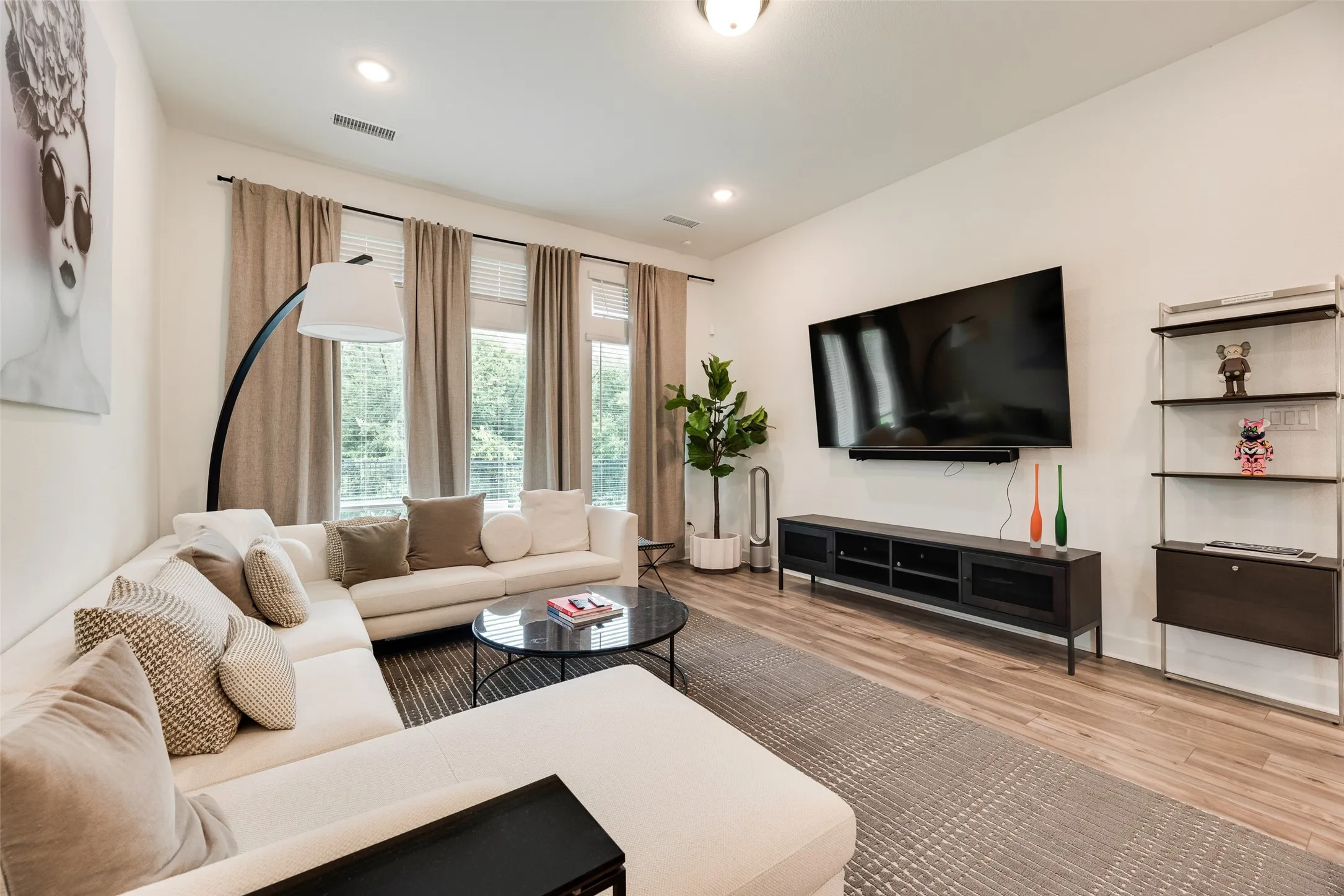 Single Family Residence For Sale in Denton County , 820 Filly, Aubrey, Texas 76227, 4 Bedrooms, 3 Bathrooms, 2 Garage spaces, 3,328 Sqft, built in 2023, Price $610,000, mls#21308500, Real Estate Agent in Aubrey, Homes For Sale in Denton county, Homes For Sale in Aubrey, Realtor in Aubrey Texas, Real Estate Brokerage Independent Realty Texas, Luminita Cordes Realtor