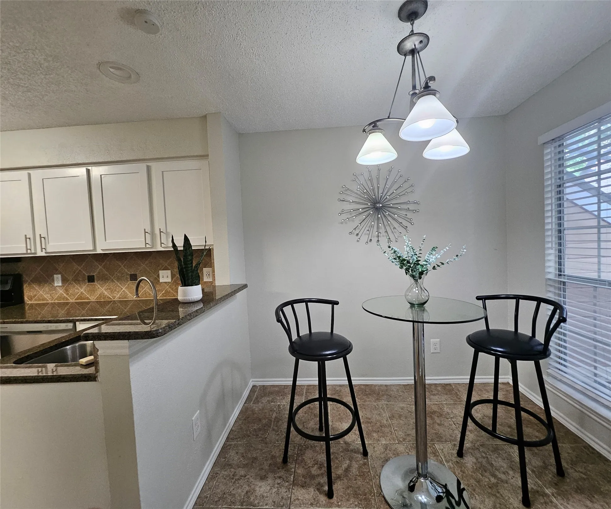 Townhouse For Sale in Collin County , 17910 Windflower Way 2004, Dallas, Texas 75252, 3 Bedroom, 3 Bathroom, Garage spaces, 1,555 Sqft, built in 1985, mls#21309214, Real Estate Agent in Dallas, Homes For Sale in Collin county, Homes For Sale in Dallas, Realtor in Dallas Texas, Real Estate Brokerage Independent Realty Texas, Luminita Cordes Realtor