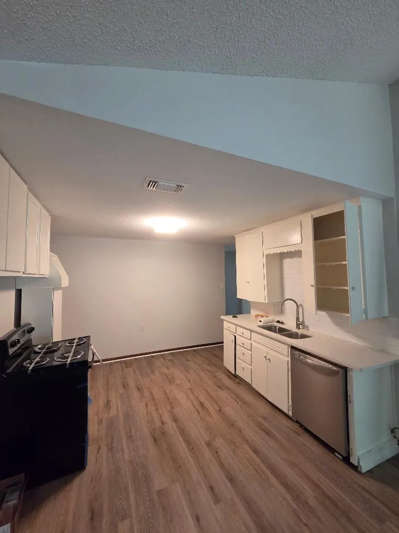Single Family Residence For Rent in Tarrant County , 8109 Tinsley Lane, White Settlement, Texas 76108, 2 Bedroom, 2 Bathroom, Garage spaces, 1,358 Sqft, built in 1956, mls#21277415, Real Estate Agent in White Settlement, Homes For Rent in Tarrant county, Homes For Rent in White Settlement, Realtor in White Settlement Texas, Real Estate Brokerage Independent Realty Texas, Luminita Cordes Realtor