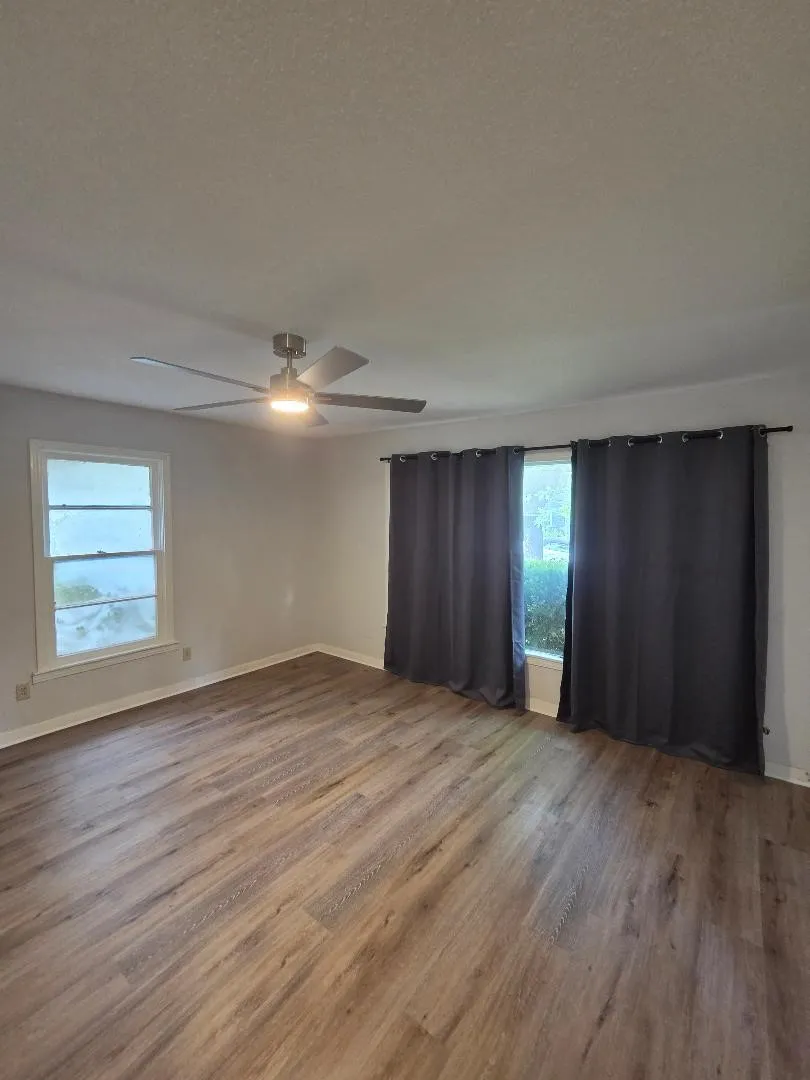 Single Family Residence For Rent in Tarrant County , 8109 Tinsley Lane, White Settlement, Texas 76108, 2 Bedroom, 2 Bathroom, Garage spaces, 1,358 Sqft, built in 1956, mls#21277415, Real Estate Agent in White Settlement, Homes For Rent in Tarrant county, Homes For Rent in White Settlement, Realtor in White Settlement Texas, Real Estate Brokerage Independent Realty Texas, Luminita Cordes Realtor