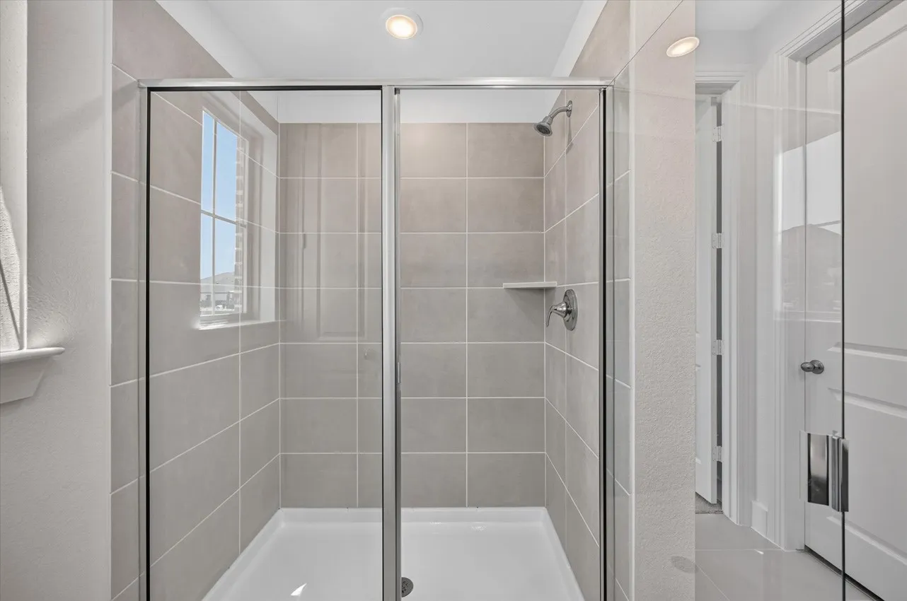 Flex Gen Suite Bathroom