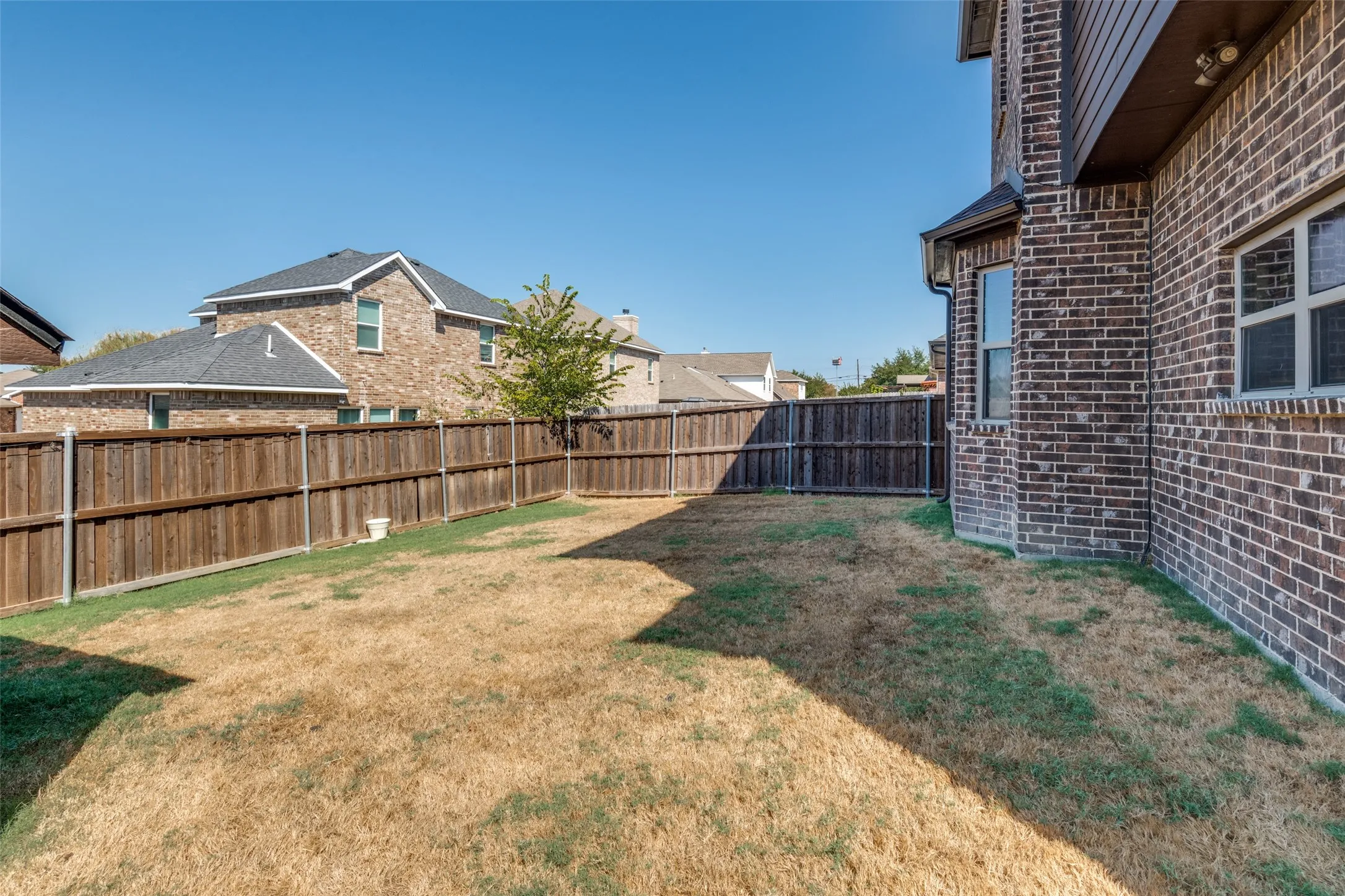 Single Family Residence For Sale in Kaufman County , 112 Brooks Street, Terrell, Texas 75160, 3 Bedroom, 3 Bathroom, 2 Garage spaces, 1,837 Sqft, built in 2018, mls#21309146, Real Estate Agent in Terrell, Homes For Sale in Kaufman county, Homes For Sale in Terrell, Realtor in Terrell Texas, Real Estate Brokerage Independent Realty Texas, Luminita Cordes Realtor