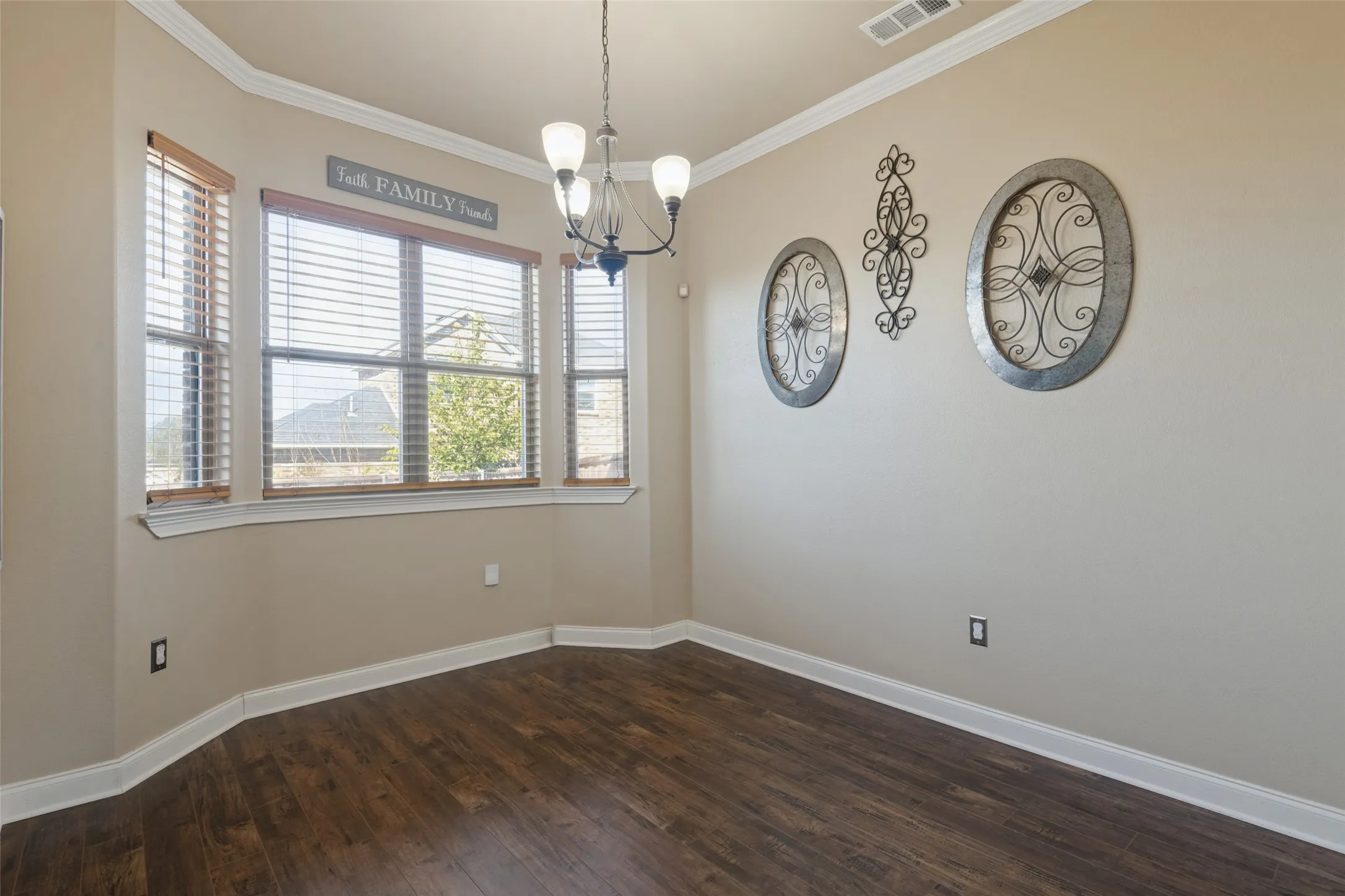 Single Family Residence For Sale in Kaufman County , 112 Brooks Street, Terrell, Texas 75160, 3 Bedroom, 3 Bathroom, 2 Garage spaces, 1,837 Sqft, built in 2018, mls#21309146, Real Estate Agent in Terrell, Homes For Sale in Kaufman county, Homes For Sale in Terrell, Realtor in Terrell Texas, Real Estate Brokerage Independent Realty Texas, Luminita Cordes Realtor