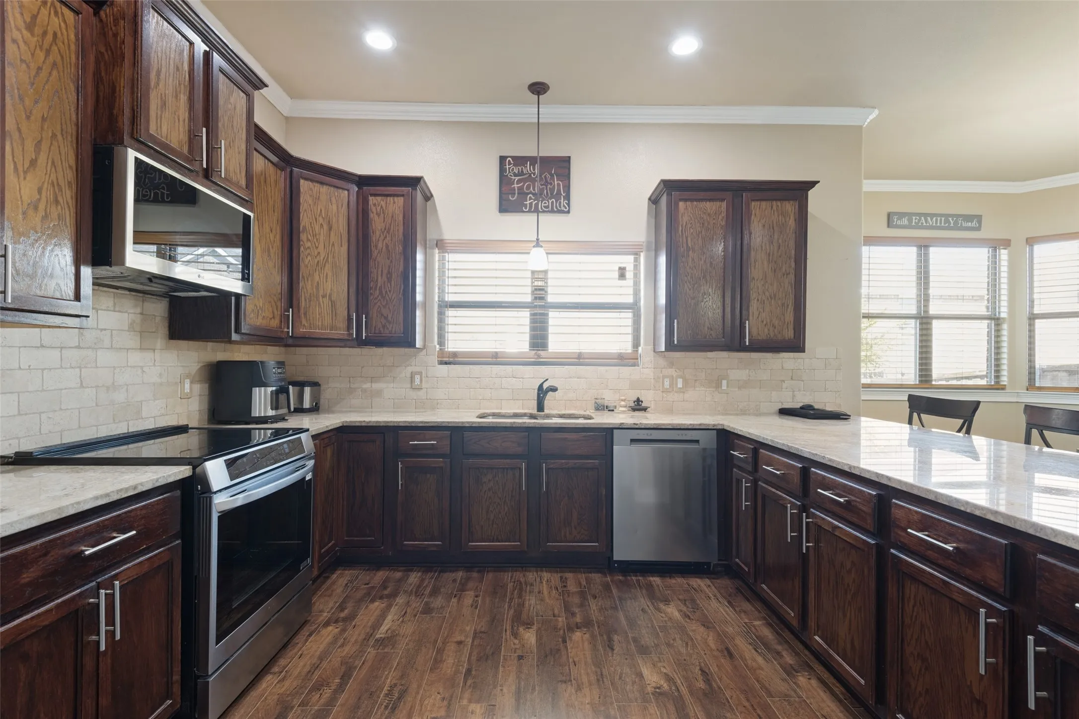 Single Family Residence For Sale in Kaufman County , 112 Brooks Street, Terrell, Texas 75160, 3 Bedroom, 3 Bathroom, 2 Garage spaces, 1,837 Sqft, built in 2018, mls#21309146, Real Estate Agent in Terrell, Homes For Sale in Kaufman county, Homes For Sale in Terrell, Realtor in Terrell Texas, Real Estate Brokerage Independent Realty Texas, Luminita Cordes Realtor
