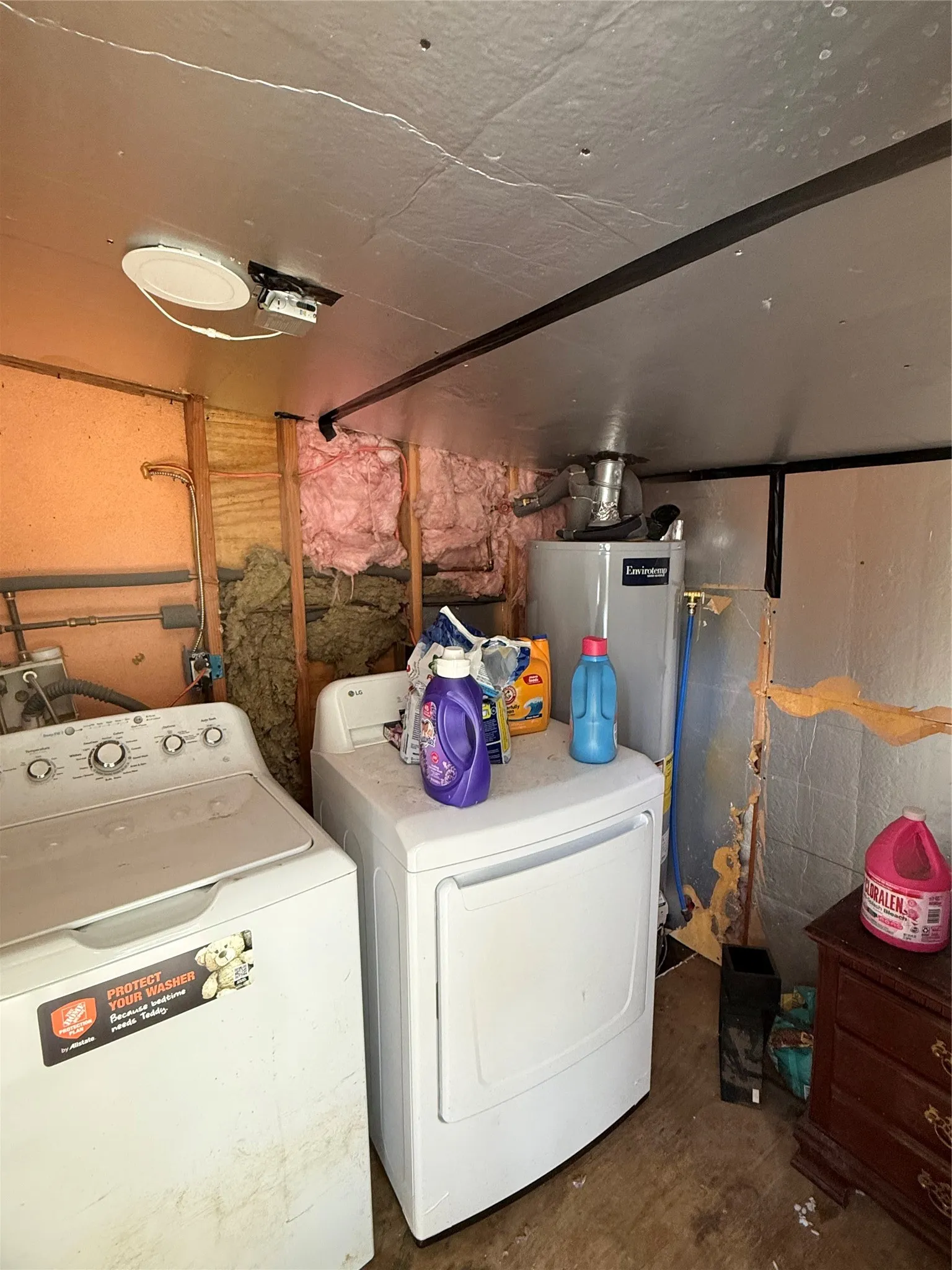 Single Family Residence For Sale in Dallas County , 2922 Reed Lane, Dallas, Texas 75215, 3 Bedrooms, 1 Bathroom, Garage spaces, 1,200 Sqft, built in 1926, Price $170,000, mls#21309335, Real Estate Agent in Dallas, Homes For Sale in Dallas county, Homes For Sale in Dallas, Realtor in Dallas Texas, Real Estate Brokerage Independent Realty Texas, Luminita Cordes Realtor