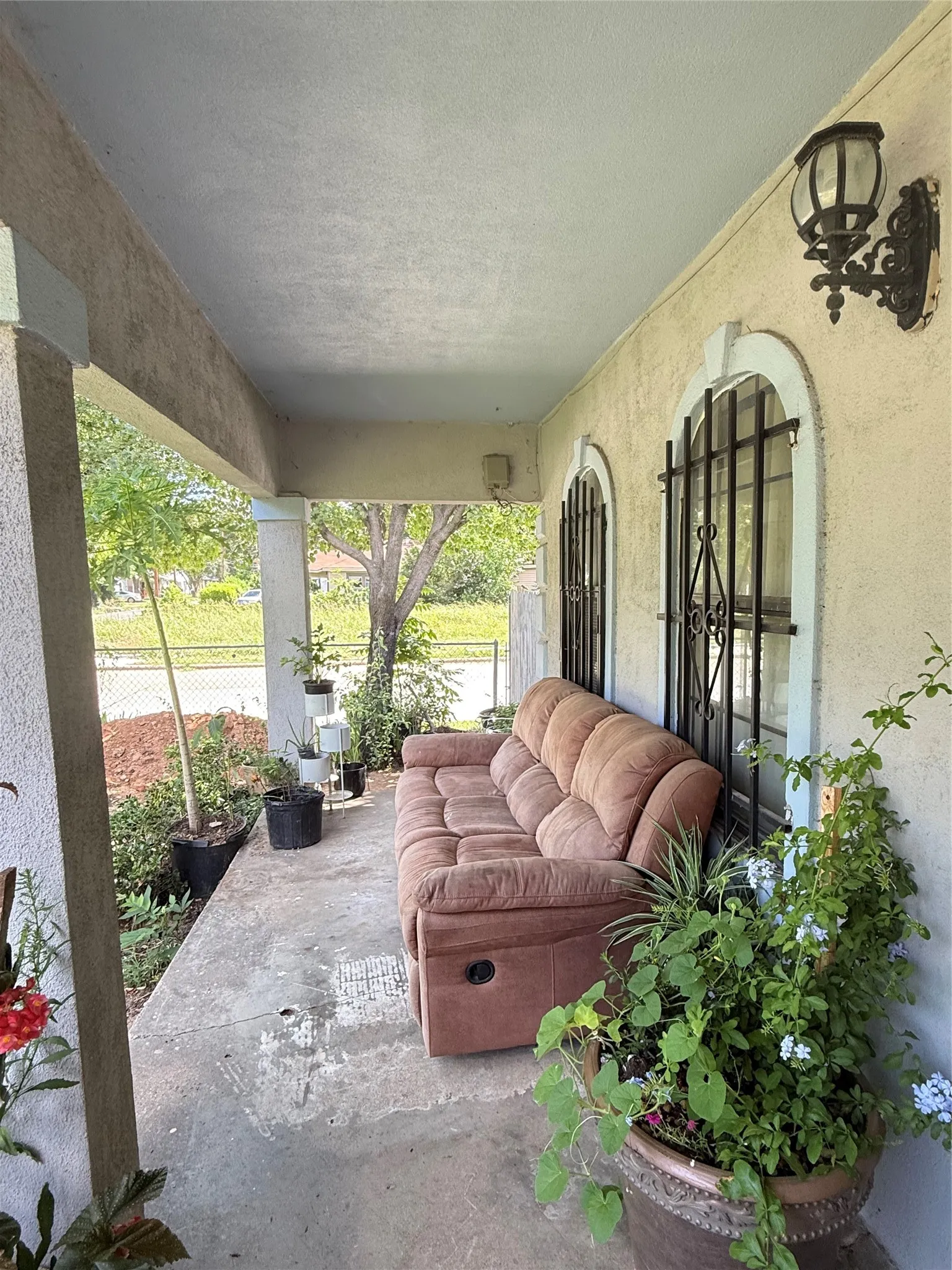 Single Family Residence For Sale in Dallas County , 2922 Reed Lane, Dallas, Texas 75215, 3 Bedrooms, 1 Bathroom, Garage spaces, 1,200 Sqft, built in 1926, Price $170,000, mls#21309335, Real Estate Agent in Dallas, Homes For Sale in Dallas county, Homes For Sale in Dallas, Realtor in Dallas Texas, Real Estate Brokerage Independent Realty Texas, Luminita Cordes Realtor