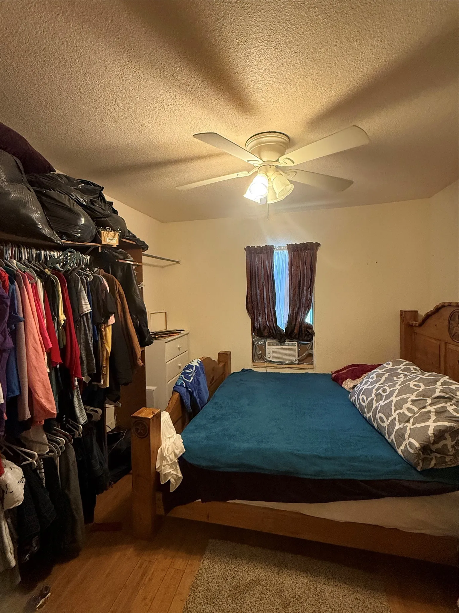 Single Family Residence For Sale in Dallas County , 2922 Reed Lane, Dallas, Texas 75215, 3 Bedrooms, 1 Bathroom, Garage spaces, 1,200 Sqft, built in 1926, Price $170,000, mls#21309335, Real Estate Agent in Dallas, Homes For Sale in Dallas county, Homes For Sale in Dallas, Realtor in Dallas Texas, Real Estate Brokerage Independent Realty Texas, Luminita Cordes Realtor