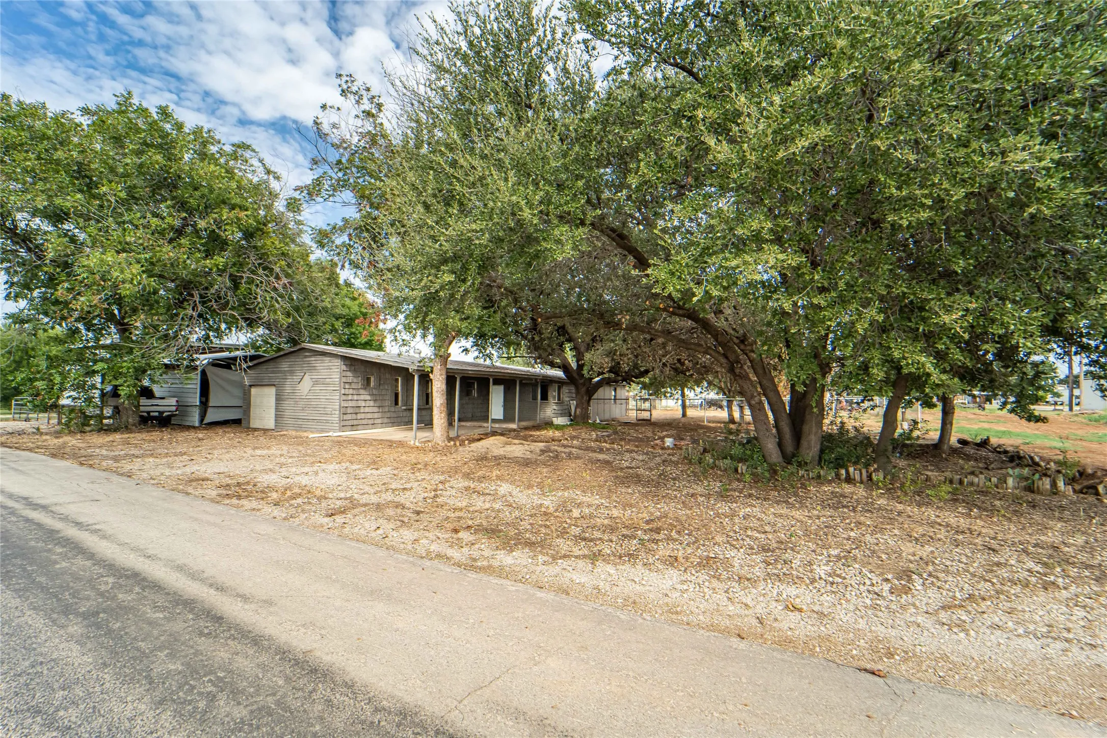 Mobile Home For Sale in Stephens County , 122 County Road 306, Breckenridge, Texas 76424, 4 Bedroom, 2 Bathroom, 1 Garage spaces, 1,696 Sqft, built in 1980, Price $80,000, mls#21309328, Real Estate Agent in Breckenridge, Homes For Sale in Stephens county, Homes For Sale in Breckenridge, Realtor in Breckenridge Texas, Real Estate Brokerage Independent Realty Texas, Luminita Cordes Realtor