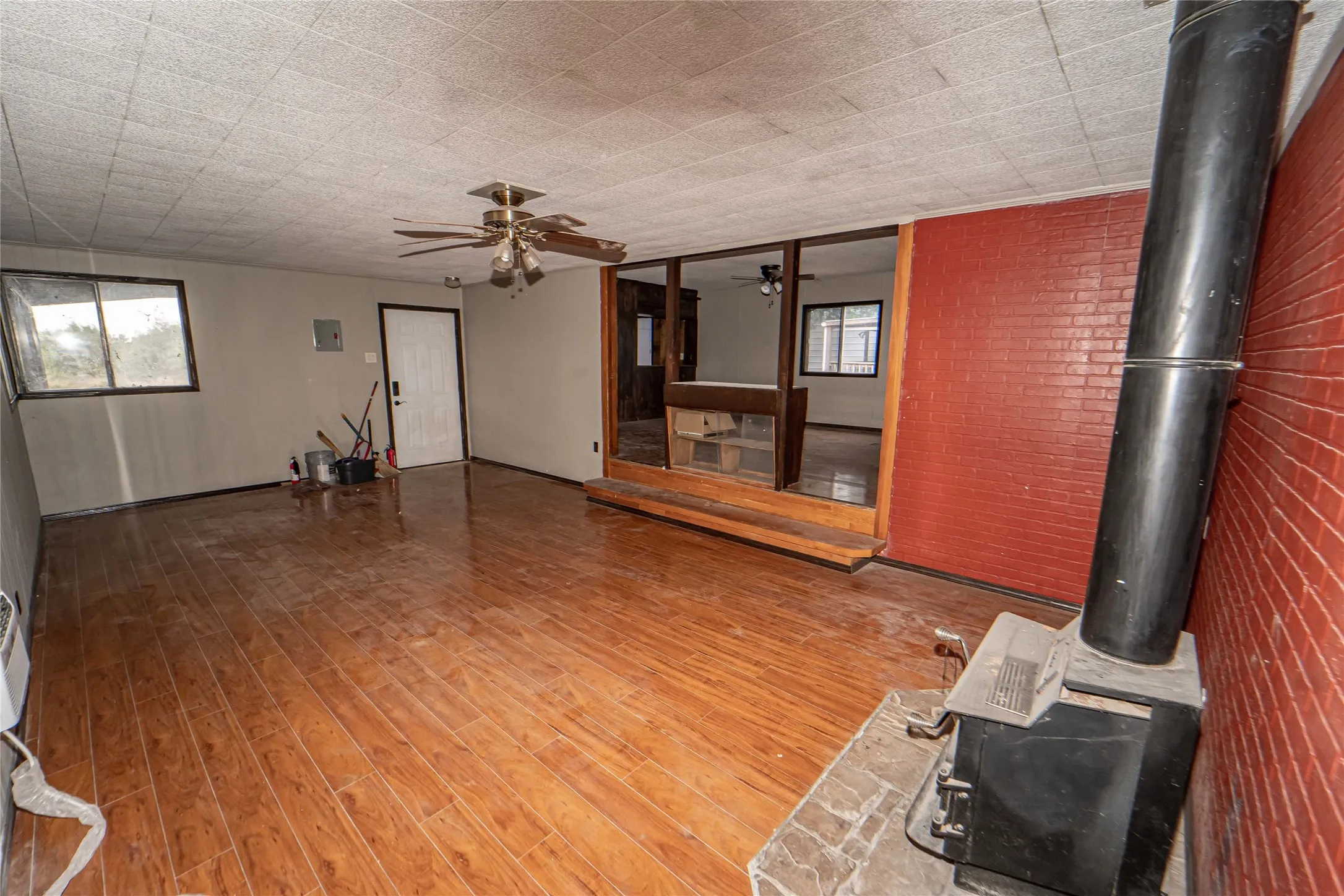Mobile Home For Sale in Stephens County , 122 County Road 306, Breckenridge, Texas 76424, 4 Bedroom, 2 Bathroom, 1 Garage spaces, 1,696 Sqft, built in 1980, Price $80,000, mls#21309328, Real Estate Agent in Breckenridge, Homes For Sale in Stephens county, Homes For Sale in Breckenridge, Realtor in Breckenridge Texas, Real Estate Brokerage Independent Realty Texas, Luminita Cordes Realtor