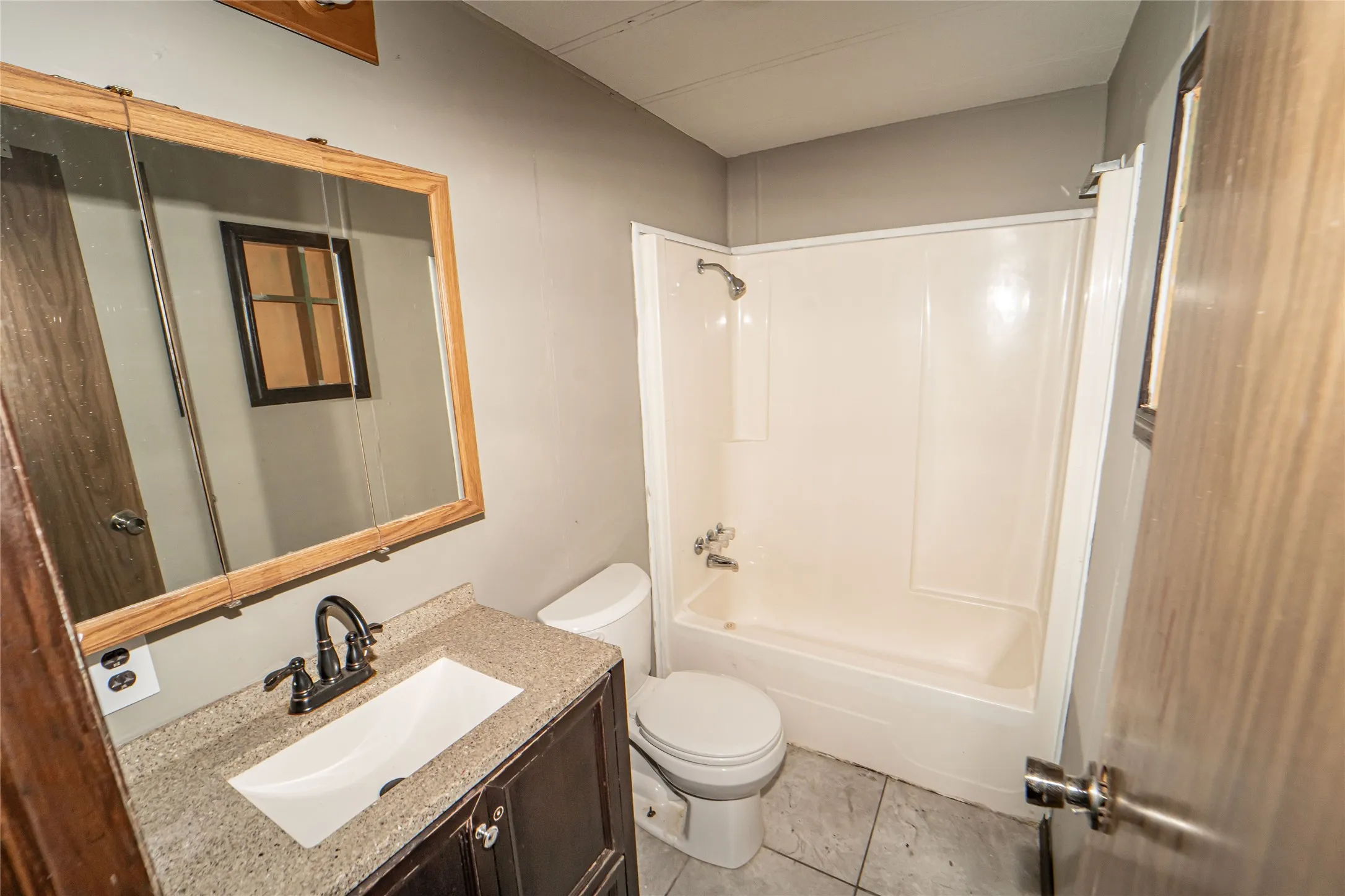 Mobile Home For Sale in Stephens County , 122 County Road 306, Breckenridge, Texas 76424, 4 Bedroom, 2 Bathroom, 1 Garage spaces, 1,696 Sqft, built in 1980, Price $80,000, mls#21309328, Real Estate Agent in Breckenridge, Homes For Sale in Stephens county, Homes For Sale in Breckenridge, Realtor in Breckenridge Texas, Real Estate Brokerage Independent Realty Texas, Luminita Cordes Realtor