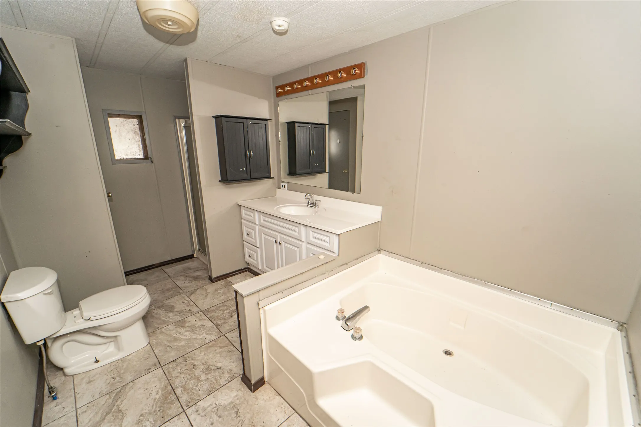 Mobile Home For Sale in Stephens County , 122 County Road 306, Breckenridge, Texas 76424, 4 Bedroom, 2 Bathroom, 1 Garage spaces, 1,696 Sqft, built in 1980, Price $80,000, mls#21309328, Real Estate Agent in Breckenridge, Homes For Sale in Stephens county, Homes For Sale in Breckenridge, Realtor in Breckenridge Texas, Real Estate Brokerage Independent Realty Texas, Luminita Cordes Realtor