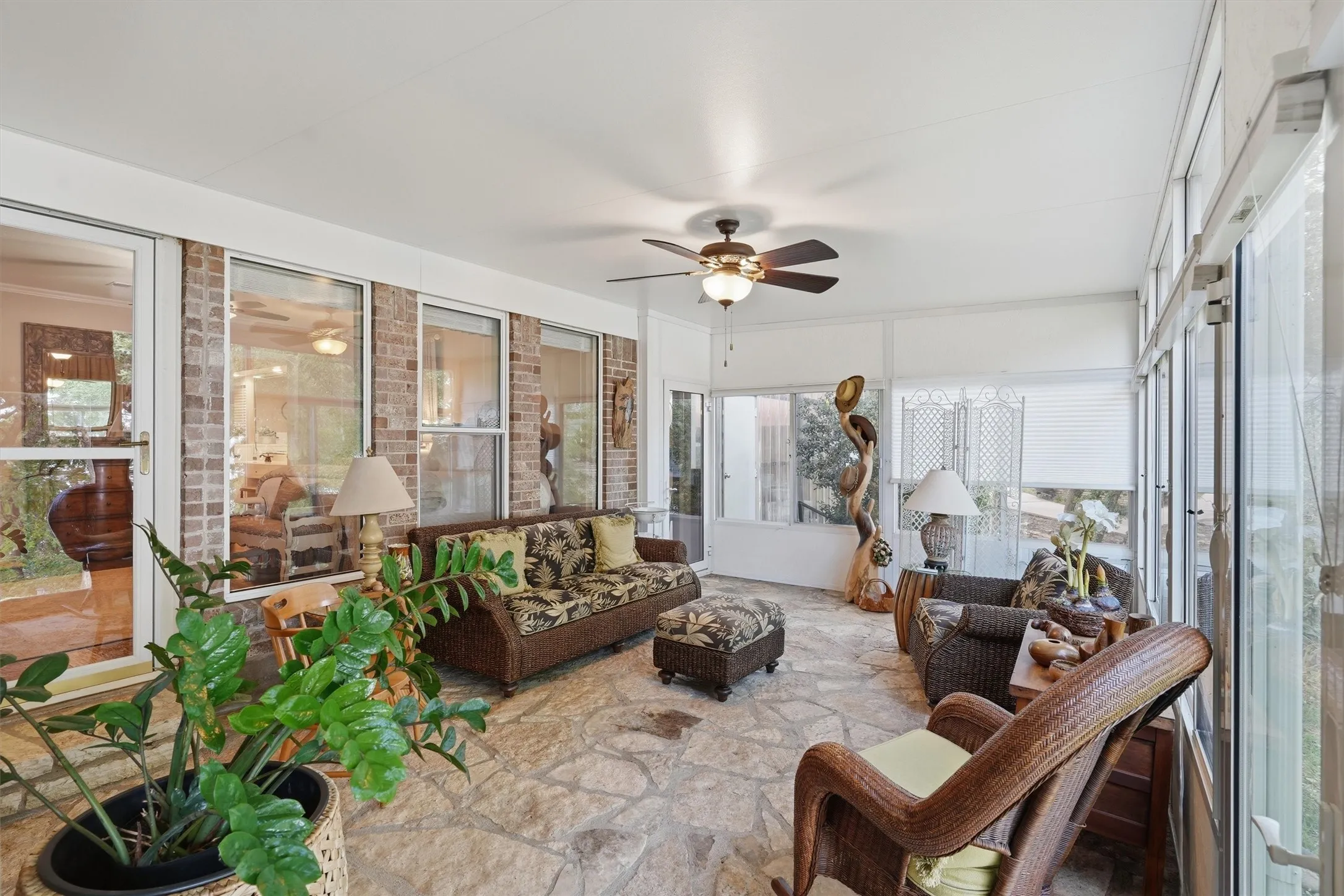 Single Family Residence For Sale in Hood County , 6426 Walters Bend Court, Granbury, Texas 76049, 4 Bedrooms, 3 Bathrooms, 2 Garage spaces, 3,151 Sqft, built in 1975, Price $1,395,000, mls#21305738, Real Estate Agent in Granbury, Homes For Sale in Hood county, Homes For Sale in Granbury, Realtor in Granbury Texas, Real Estate Brokerage Independent Realty Texas, Luminita Cordes Realtor
