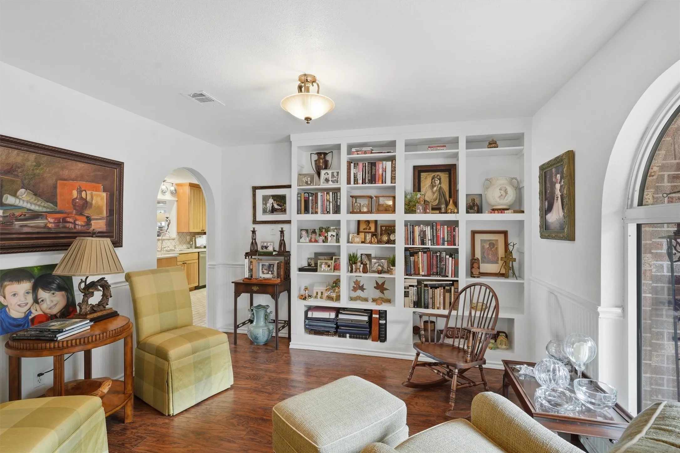 Single Family Residence For Sale in Hood County , 6426 Walters Bend Court, Granbury, Texas 76049, 4 Bedrooms, 3 Bathrooms, 2 Garage spaces, 3,151 Sqft, built in 1975, Price $1,395,000, mls#21305738, Real Estate Agent in Granbury, Homes For Sale in Hood county, Homes For Sale in Granbury, Realtor in Granbury Texas, Real Estate Brokerage Independent Realty Texas, Luminita Cordes Realtor
