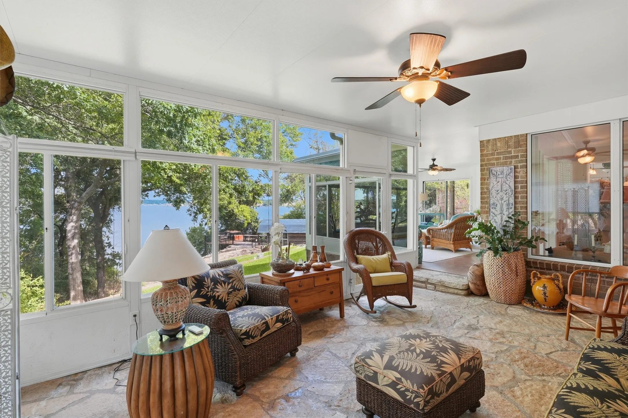 Single Family Residence For Sale in Hood County , 6426 Walters Bend Court, Granbury, Texas 76049, 4 Bedrooms, 3 Bathrooms, 2 Garage spaces, 3,151 Sqft, built in 1975, Price $1,395,000, mls#21305738, Real Estate Agent in Granbury, Homes For Sale in Hood county, Homes For Sale in Granbury, Realtor in Granbury Texas, Real Estate Brokerage Independent Realty Texas, Luminita Cordes Realtor