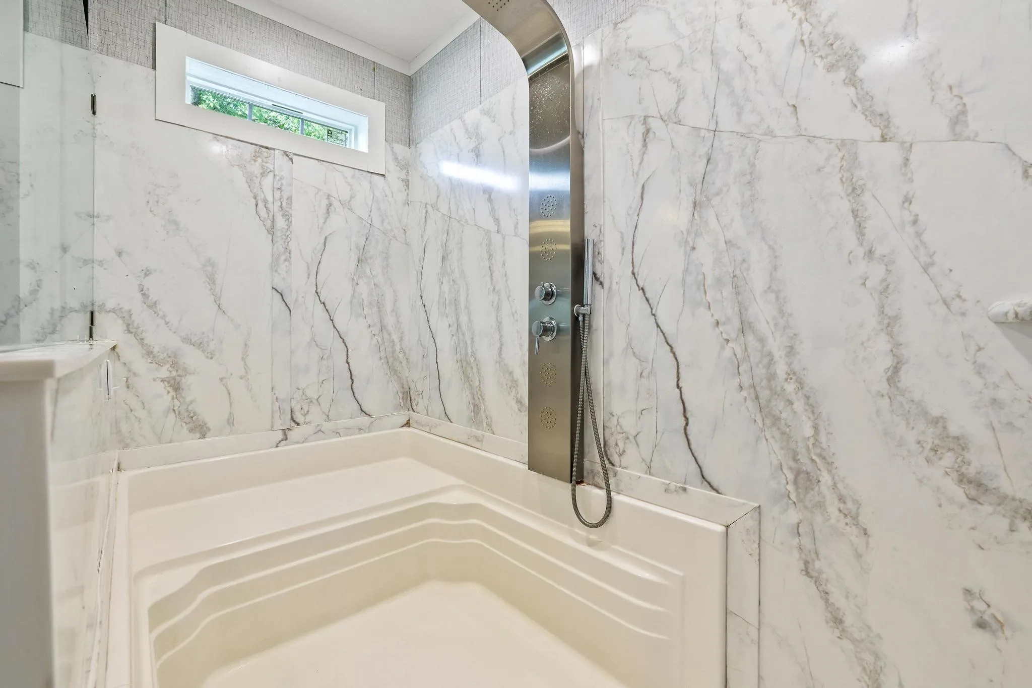 Mobile Home For Sale in Collin County , 10950 County Road 632, Blue Ridge, Texas 75424, 5 Bedroom, 3 Bathroom, Garage spaces, 2,220 Sqft, built in 2022, mls#21257461, Real Estate Agent in Blue Ridge, Homes For Sale in Collin county, Homes For Sale in Blue Ridge, Realtor in Blue Ridge Texas, Real Estate Brokerage Independent Realty Texas, Luminita Cordes Realtor
