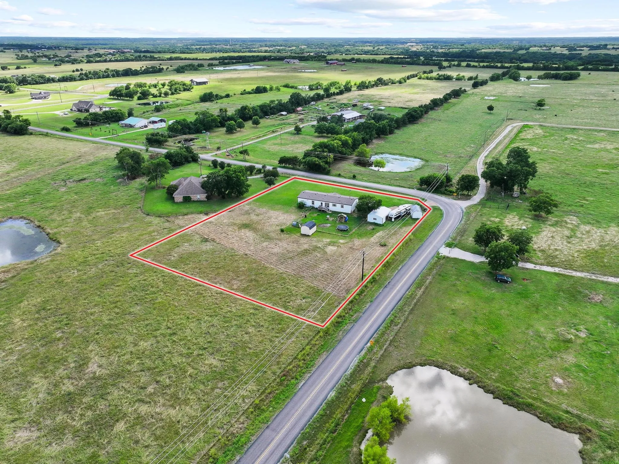 Mobile Home For Sale in Collin County , 10950 County Road 632, Blue Ridge, Texas 75424, 5 Bedroom, 3 Bathroom, Garage spaces, 2,220 Sqft, built in 2022, mls#21257461, Real Estate Agent in Blue Ridge, Homes For Sale in Collin county, Homes For Sale in Blue Ridge, Realtor in Blue Ridge Texas, Real Estate Brokerage Independent Realty Texas, Luminita Cordes Realtor