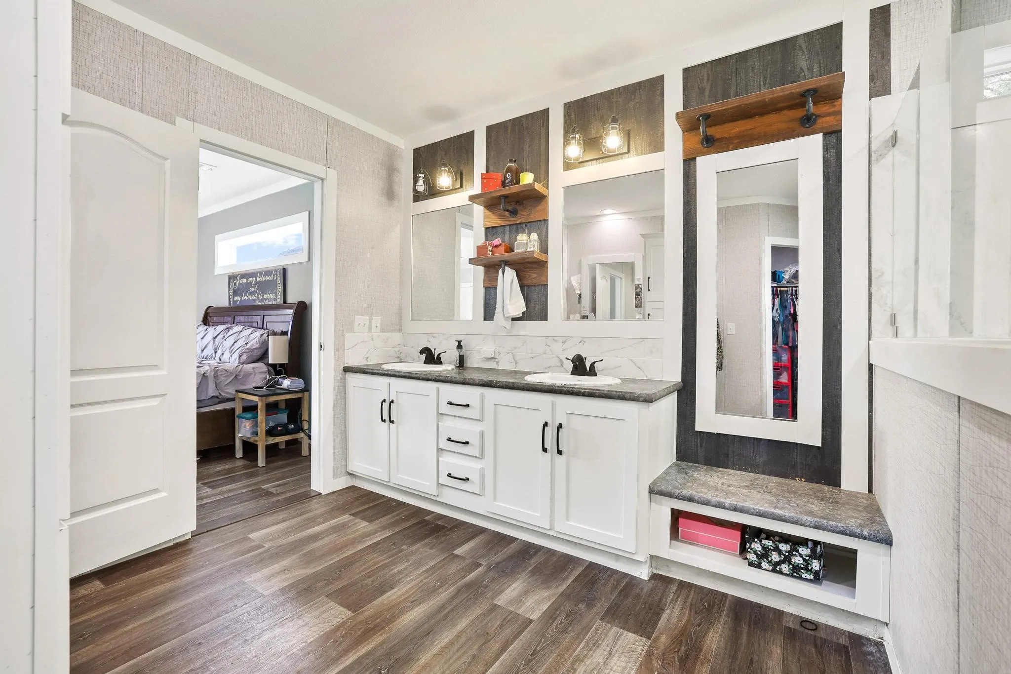 Mobile Home For Sale in Collin County , 10950 County Road 632, Blue Ridge, Texas 75424, 5 Bedroom, 3 Bathroom, Garage spaces, 2,220 Sqft, built in 2022, mls#21257461, Real Estate Agent in Blue Ridge, Homes For Sale in Collin county, Homes For Sale in Blue Ridge, Realtor in Blue Ridge Texas, Real Estate Brokerage Independent Realty Texas, Luminita Cordes Realtor