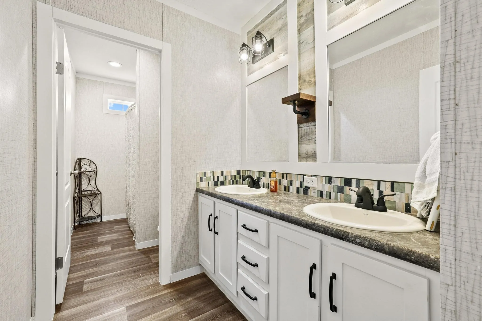 Mobile Home For Sale in Collin County , 10950 County Road 632, Blue Ridge, Texas 75424, 5 Bedroom, 3 Bathroom, Garage spaces, 2,220 Sqft, built in 2022, mls#21257461, Real Estate Agent in Blue Ridge, Homes For Sale in Collin county, Homes For Sale in Blue Ridge, Realtor in Blue Ridge Texas, Real Estate Brokerage Independent Realty Texas, Luminita Cordes Realtor