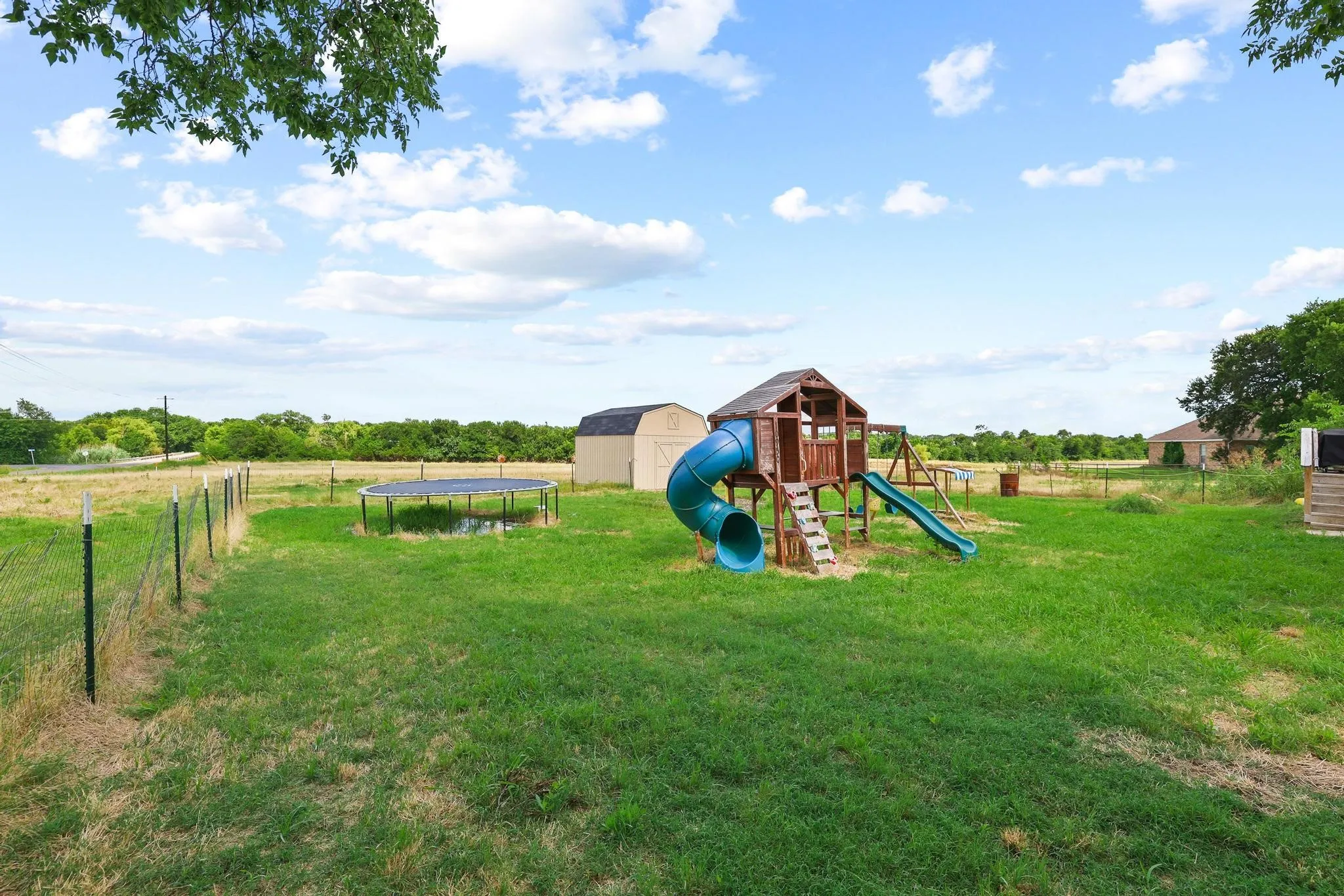 Mobile Home For Sale in Collin County , 10950 County Road 632, Blue Ridge, Texas 75424, 5 Bedroom, 3 Bathroom, Garage spaces, 2,220 Sqft, built in 2022, mls#21257461, Real Estate Agent in Blue Ridge, Homes For Sale in Collin county, Homes For Sale in Blue Ridge, Realtor in Blue Ridge Texas, Real Estate Brokerage Independent Realty Texas, Luminita Cordes Realtor