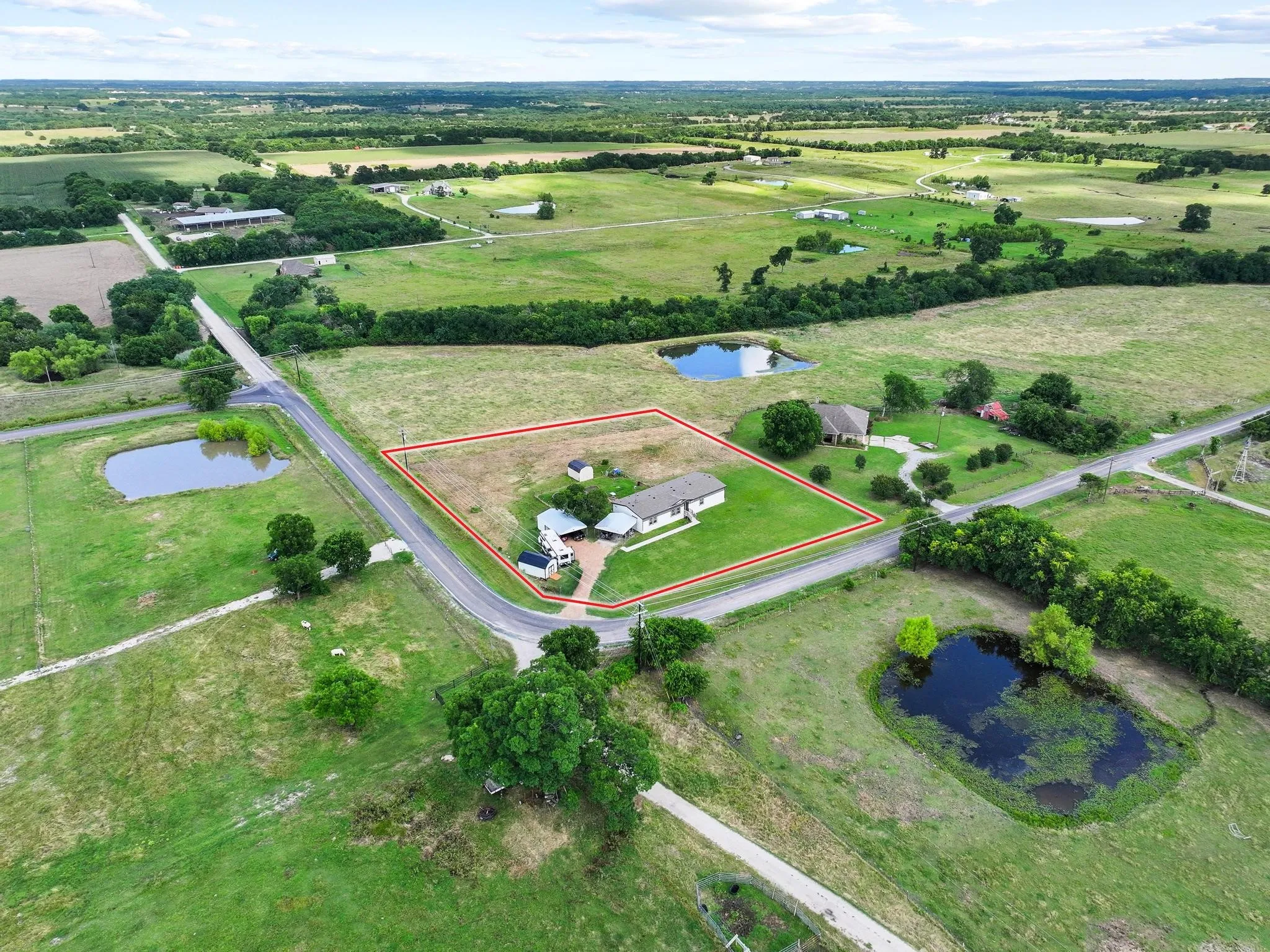 Mobile Home For Sale in Collin County , 10950 County Road 632, Blue Ridge, Texas 75424, 5 Bedroom, 3 Bathroom, Garage spaces, 2,220 Sqft, built in 2022, mls#21257461, Real Estate Agent in Blue Ridge, Homes For Sale in Collin county, Homes For Sale in Blue Ridge, Realtor in Blue Ridge Texas, Real Estate Brokerage Independent Realty Texas, Luminita Cordes Realtor