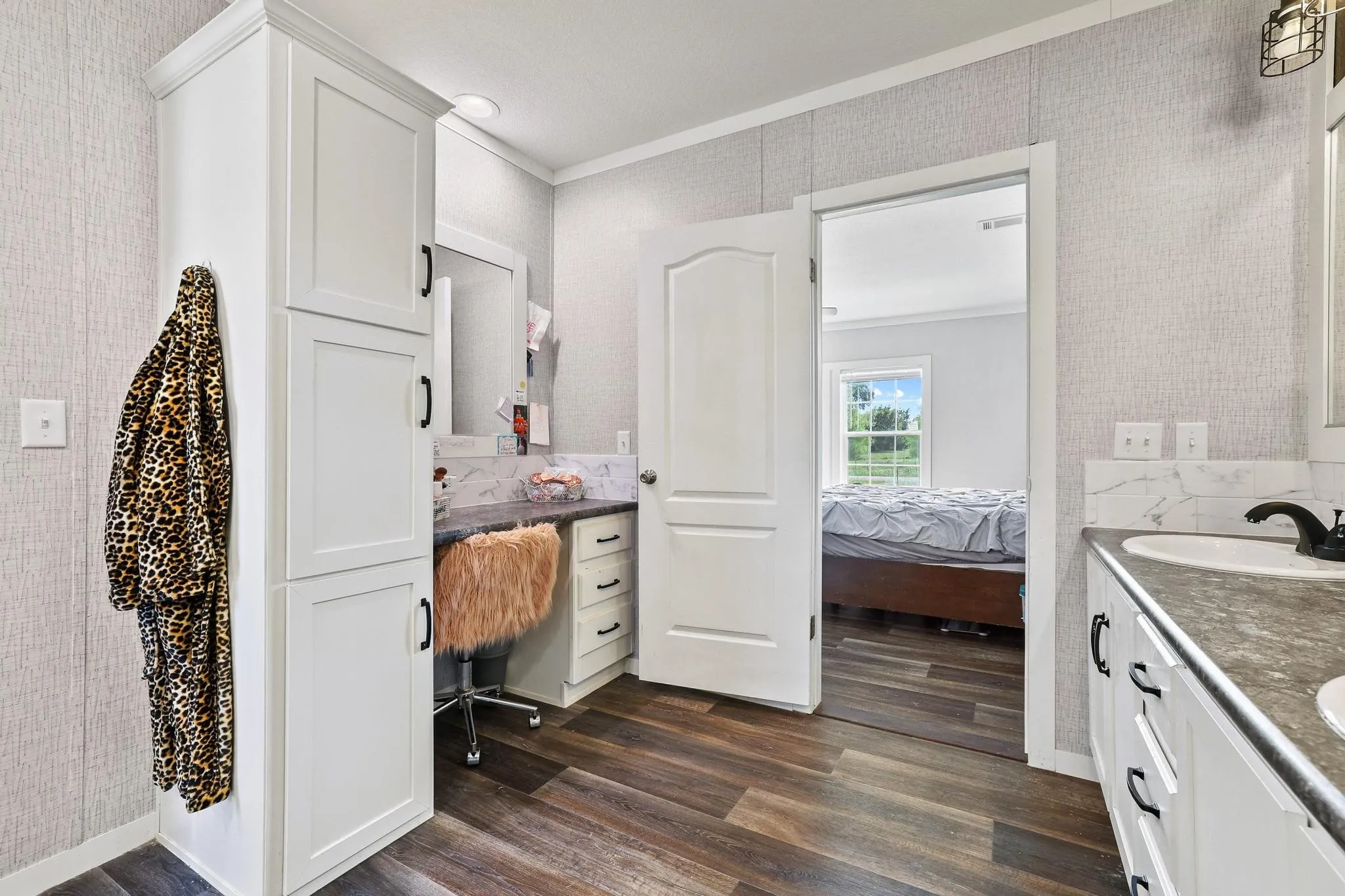 Mobile Home For Sale in Collin County , 10950 County Road 632, Blue Ridge, Texas 75424, 5 Bedroom, 3 Bathroom, Garage spaces, 2,220 Sqft, built in 2022, mls#21257461, Real Estate Agent in Blue Ridge, Homes For Sale in Collin county, Homes For Sale in Blue Ridge, Realtor in Blue Ridge Texas, Real Estate Brokerage Independent Realty Texas, Luminita Cordes Realtor