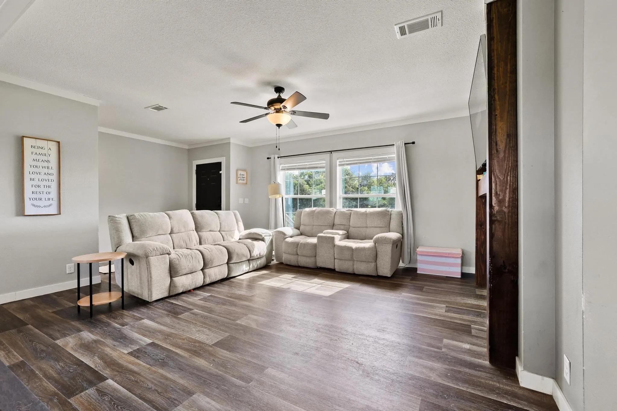 Mobile Home For Sale in Collin County , 10950 County Road 632, Blue Ridge, Texas 75424, 5 Bedroom, 3 Bathroom, Garage spaces, 2,220 Sqft, built in 2022, mls#21257461, Real Estate Agent in Blue Ridge, Homes For Sale in Collin county, Homes For Sale in Blue Ridge, Realtor in Blue Ridge Texas, Real Estate Brokerage Independent Realty Texas, Luminita Cordes Realtor