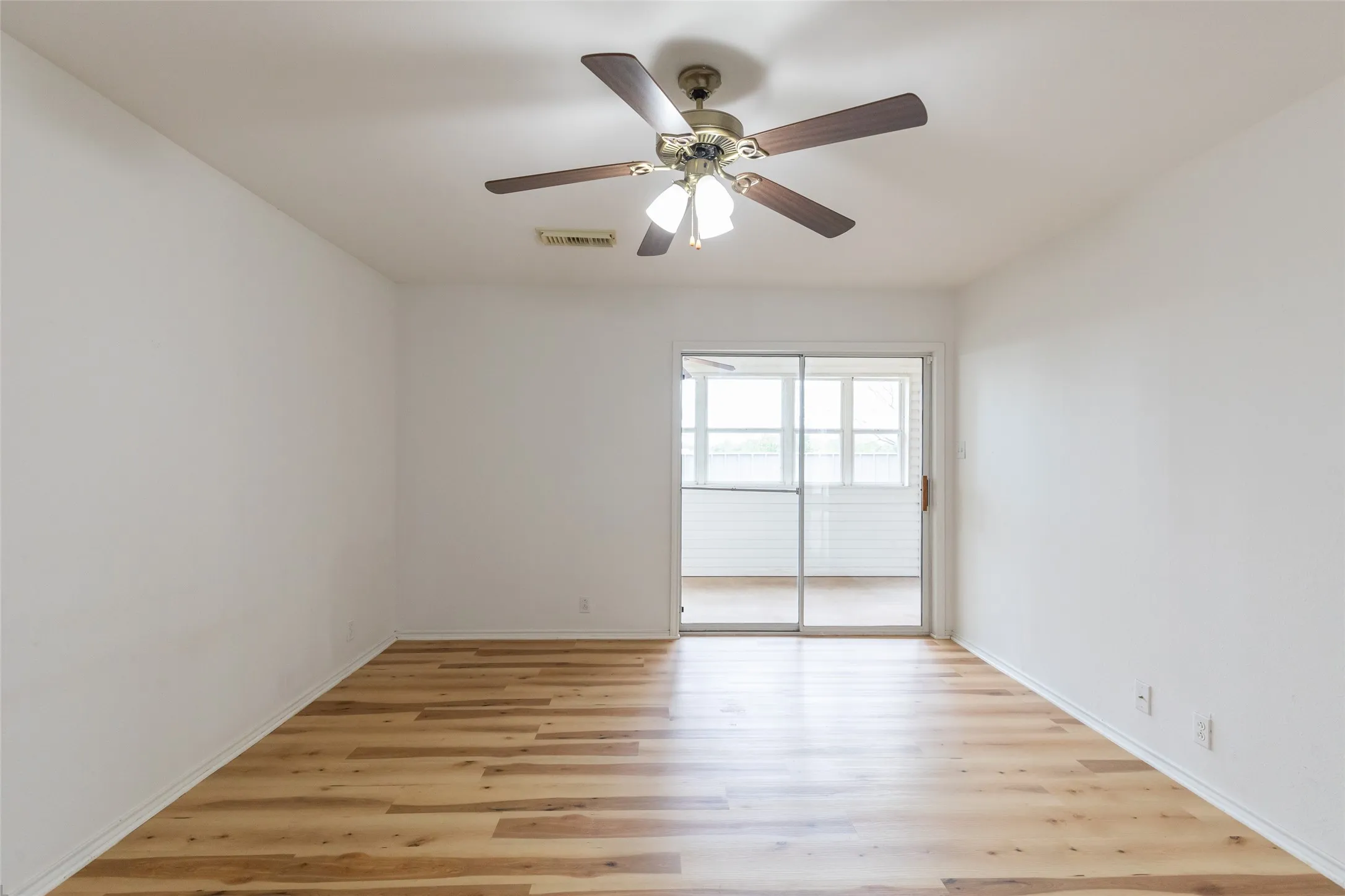 Single Family Residence For Sale in Taylor County , 1844 Fm 1750, Abilene, Texas 79602, 3 Bedroom, 2 Bathroom, 6 Garage spaces, 1,454 Sqft, built in 1999, mls#21308814, Real Estate Agent in Abilene, Homes For Sale in Taylor county, Homes For Sale in Abilene, Realtor in Abilene Texas, Real Estate Brokerage Independent Realty Texas, Luminita Cordes Realtor