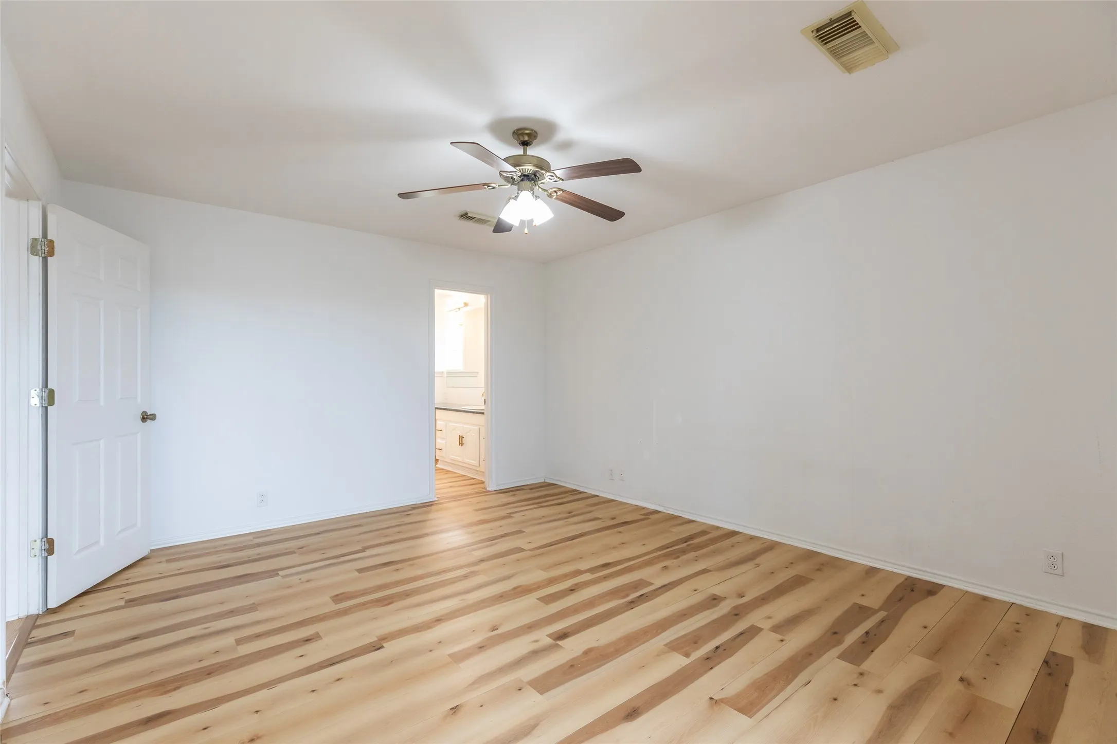 Single Family Residence For Sale in Taylor County , 1844 Fm 1750, Abilene, Texas 79602, 3 Bedroom, 2 Bathroom, 6 Garage spaces, 1,454 Sqft, built in 1999, mls#21308814, Real Estate Agent in Abilene, Homes For Sale in Taylor county, Homes For Sale in Abilene, Realtor in Abilene Texas, Real Estate Brokerage Independent Realty Texas, Luminita Cordes Realtor