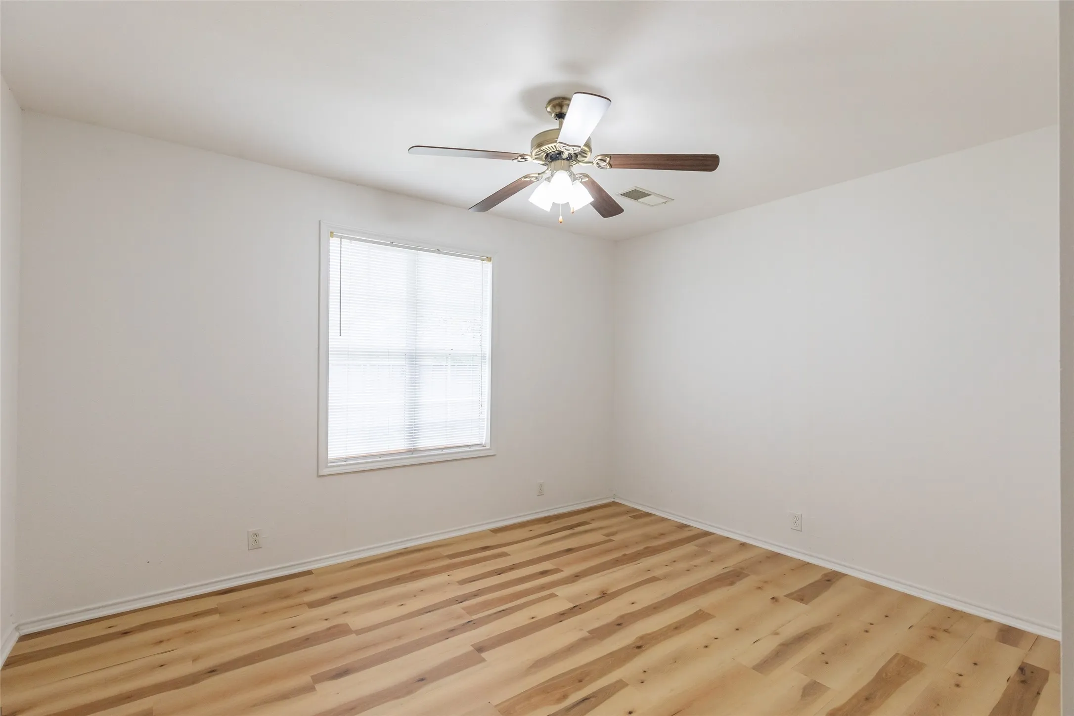 Single Family Residence For Sale in Taylor County , 1844 Fm 1750, Abilene, Texas 79602, 3 Bedroom, 2 Bathroom, 6 Garage spaces, 1,454 Sqft, built in 1999, mls#21308814, Real Estate Agent in Abilene, Homes For Sale in Taylor county, Homes For Sale in Abilene, Realtor in Abilene Texas, Real Estate Brokerage Independent Realty Texas, Luminita Cordes Realtor