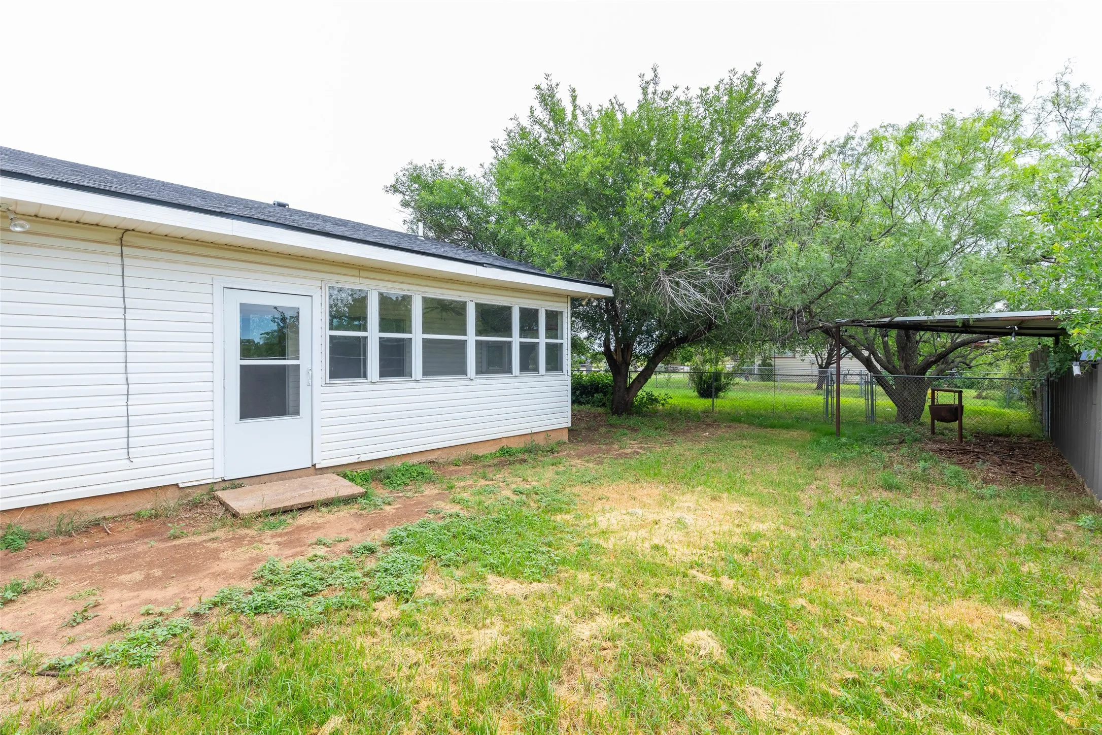 Single Family Residence For Sale in Taylor County , 1844 Fm 1750, Abilene, Texas 79602, 3 Bedroom, 2 Bathroom, 6 Garage spaces, 1,454 Sqft, built in 1999, mls#21308814, Real Estate Agent in Abilene, Homes For Sale in Taylor county, Homes For Sale in Abilene, Realtor in Abilene Texas, Real Estate Brokerage Independent Realty Texas, Luminita Cordes Realtor