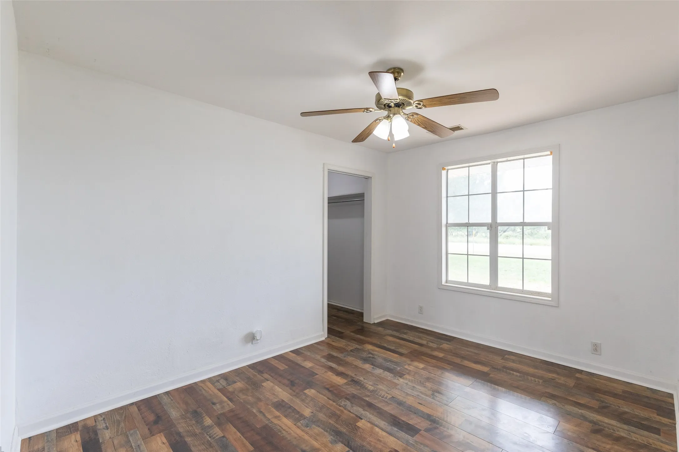 Single Family Residence For Sale in Taylor County , 1844 Fm 1750, Abilene, Texas 79602, 3 Bedroom, 2 Bathroom, 6 Garage spaces, 1,454 Sqft, built in 1999, mls#21308814, Real Estate Agent in Abilene, Homes For Sale in Taylor county, Homes For Sale in Abilene, Realtor in Abilene Texas, Real Estate Brokerage Independent Realty Texas, Luminita Cordes Realtor